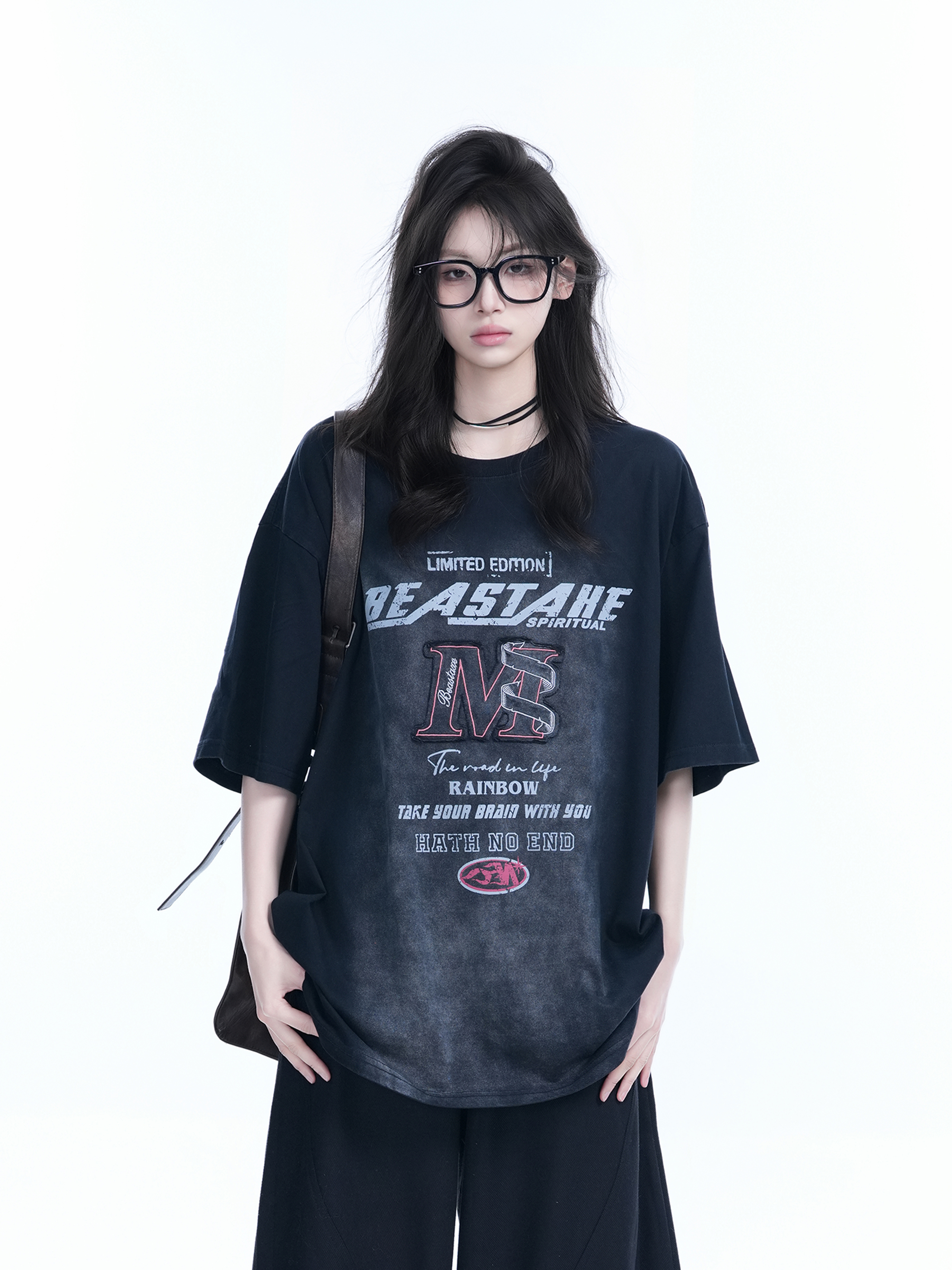 American Retro Gradient Red Short-Sleeve T-Shirt for Women, Unique Loose Fit with Embroidery, Y2K Inspired Fashion Top
