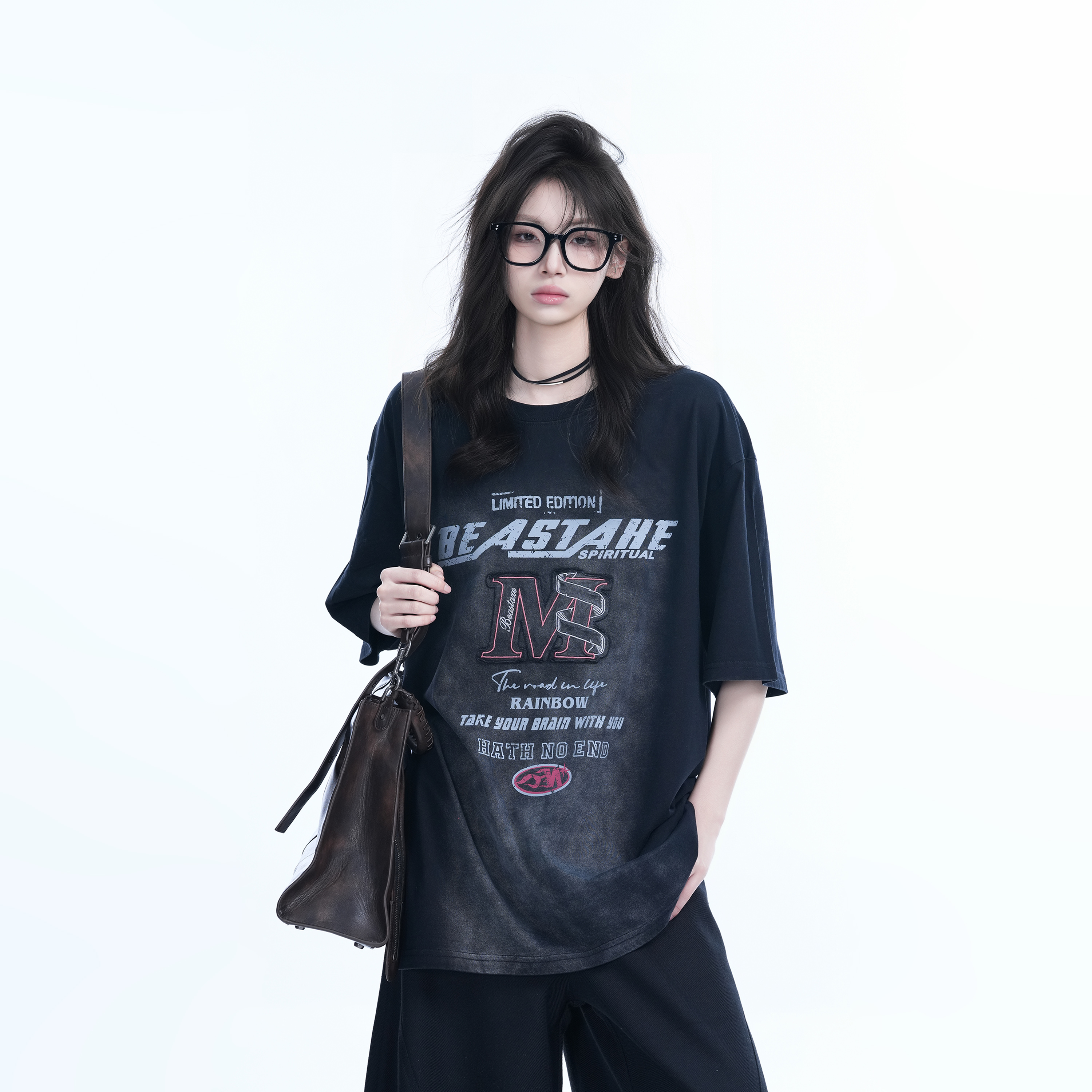 American Retro Gradient Red Short-Sleeve T-Shirt for Women, Unique Loose Fit with Embroidery, Y2K Inspired Fashion Top