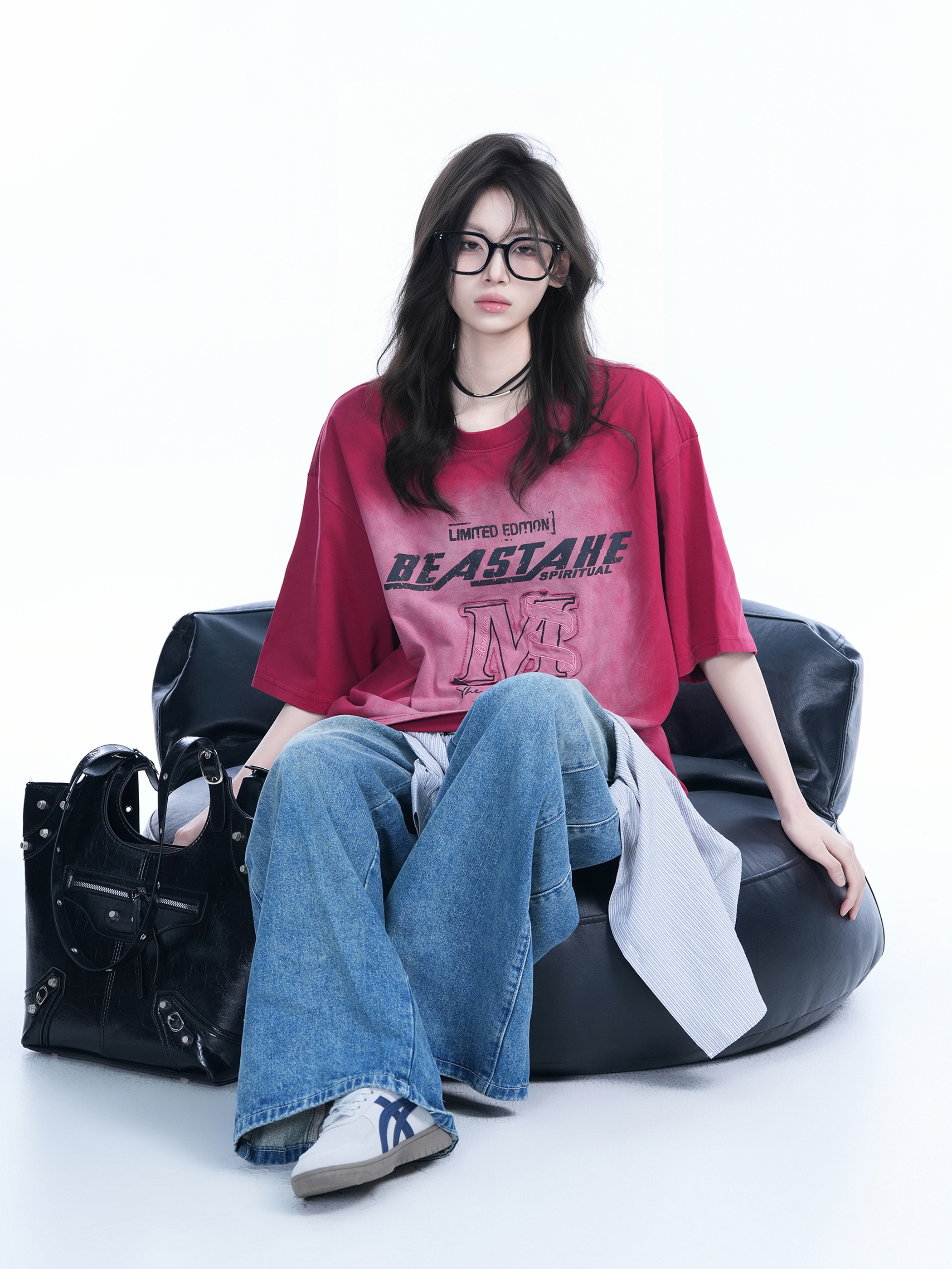 American Retro Gradient Red Short-Sleeve T-Shirt for Women, Unique Loose Fit with Embroidery, Y2K Inspired Fashion Top