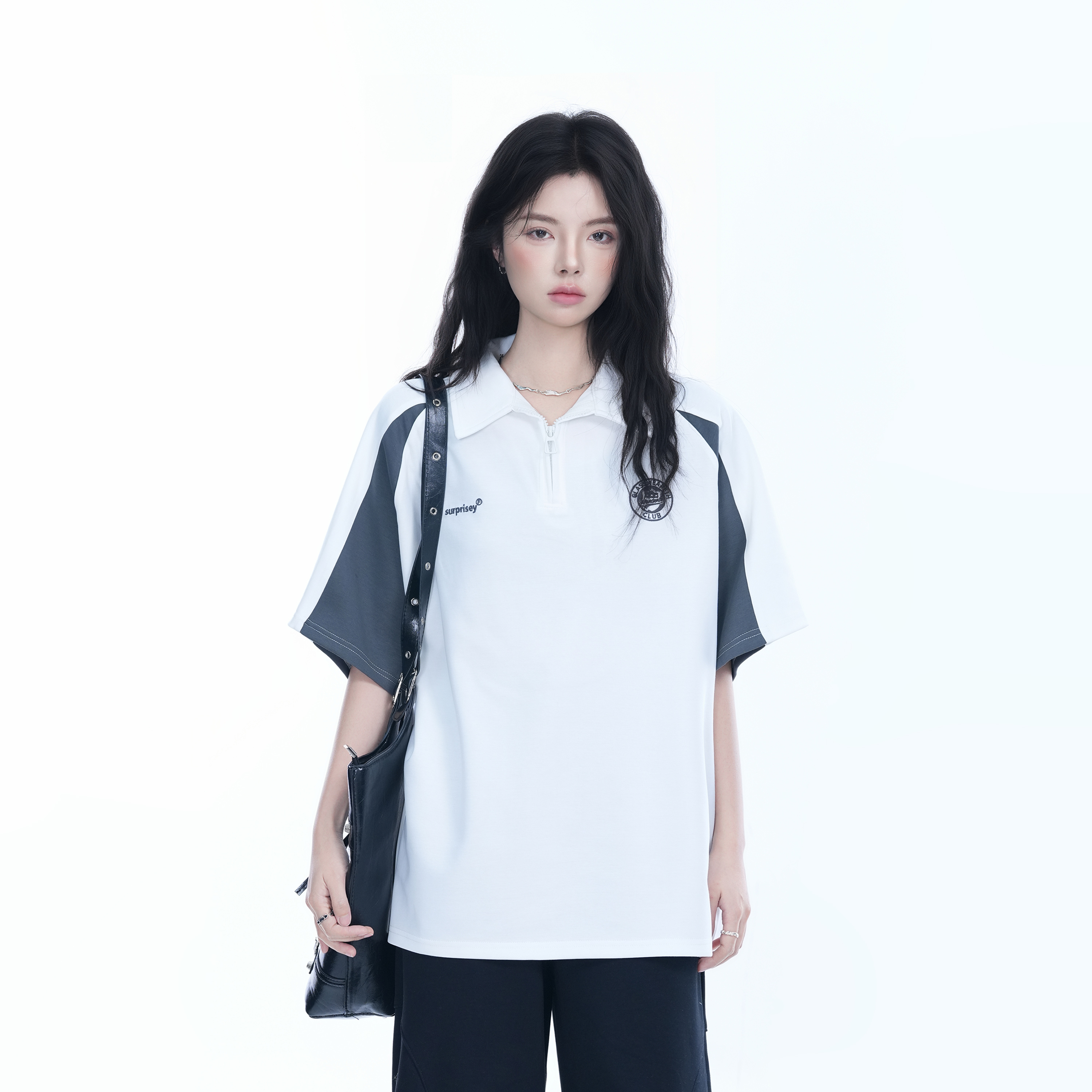 American Retro Half-Zip Collar Short-Sleeve T-Shirt for Women - Loose Fit Polo Style with Mountain-Inspired Graphic