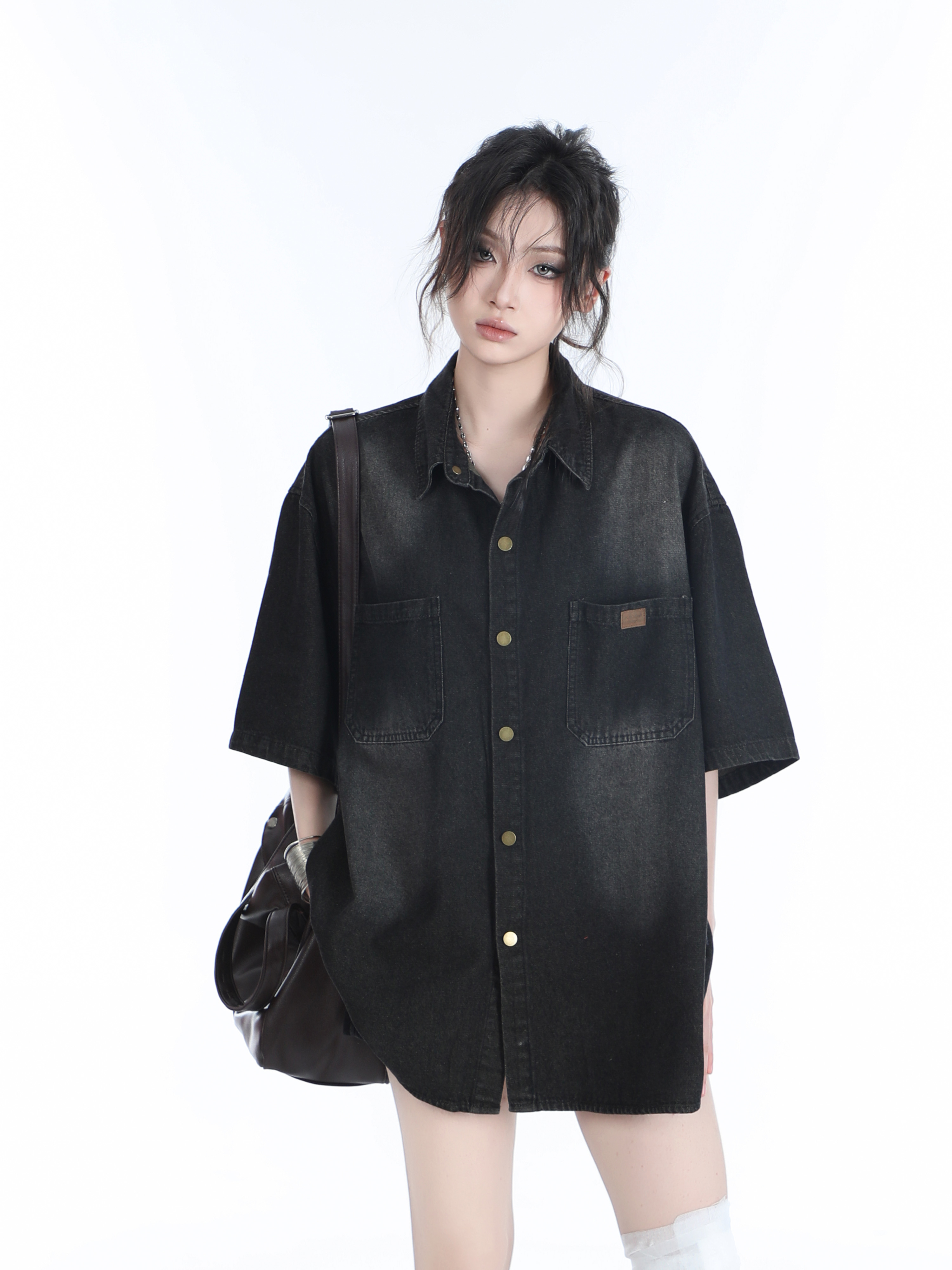American Retro Heavy-Duty Washed Denim Short-Sleeve Shirt for Women, Unique Loose Fit, Casual Mountain-Inspired Style