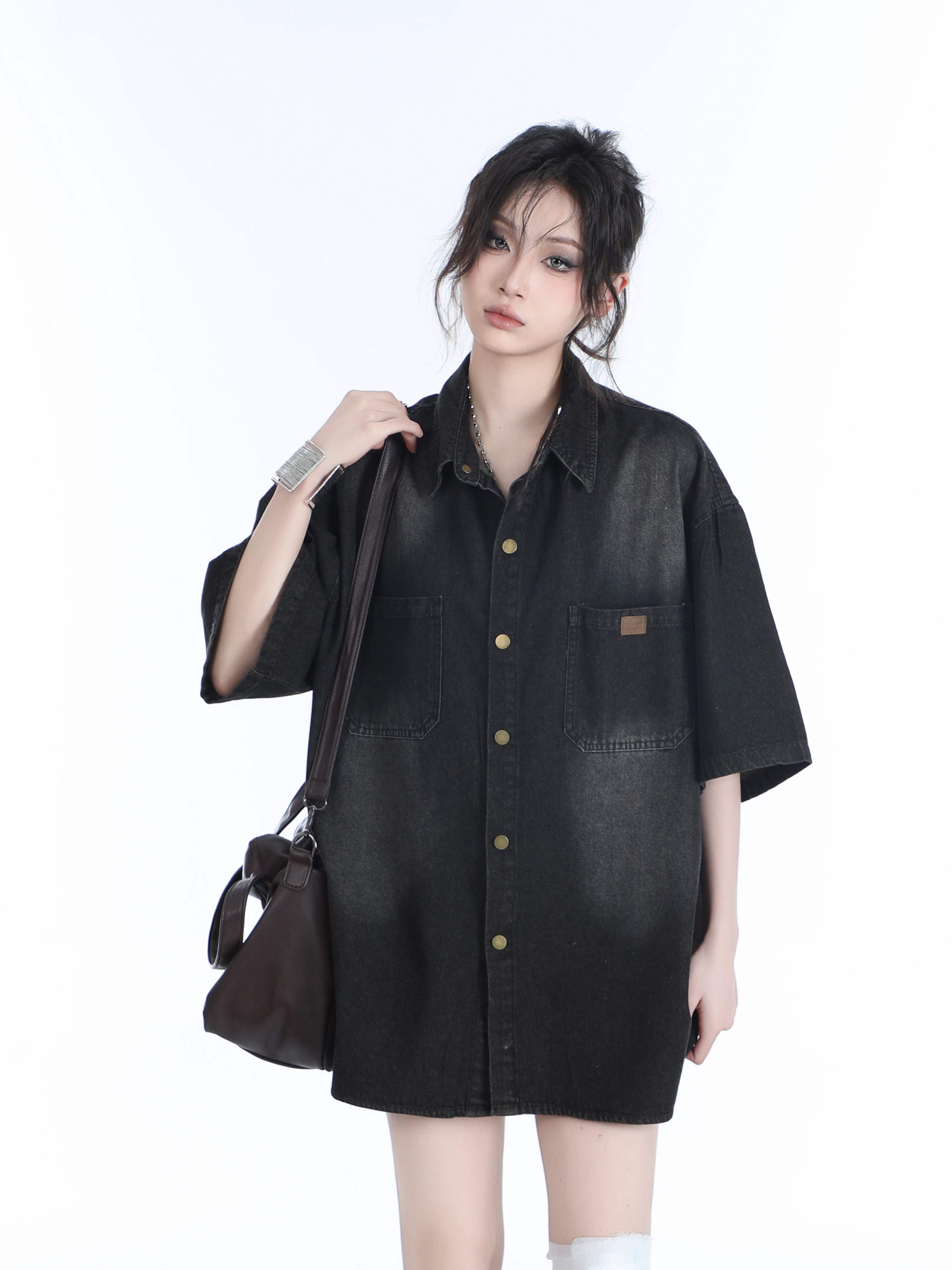American Retro Heavy-Duty Washed Denim Short-Sleeve Shirt for Women, Unique Loose Fit, Casual Mountain-Inspired Style