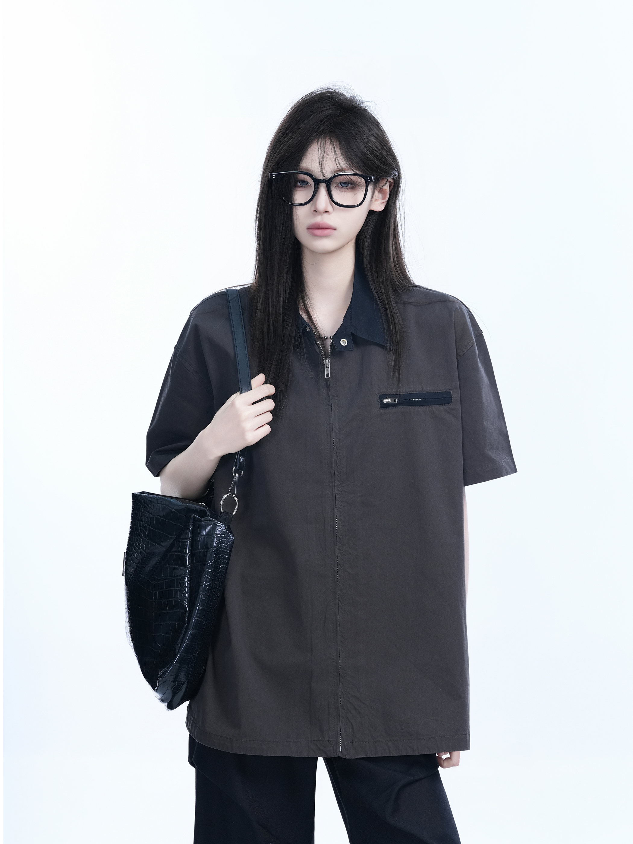 American Retro Lapel Zip Short Sleeve Shirt for Women - Gender-Neutral Loose Fit with Unique Niche Design, Casual Vintage Style