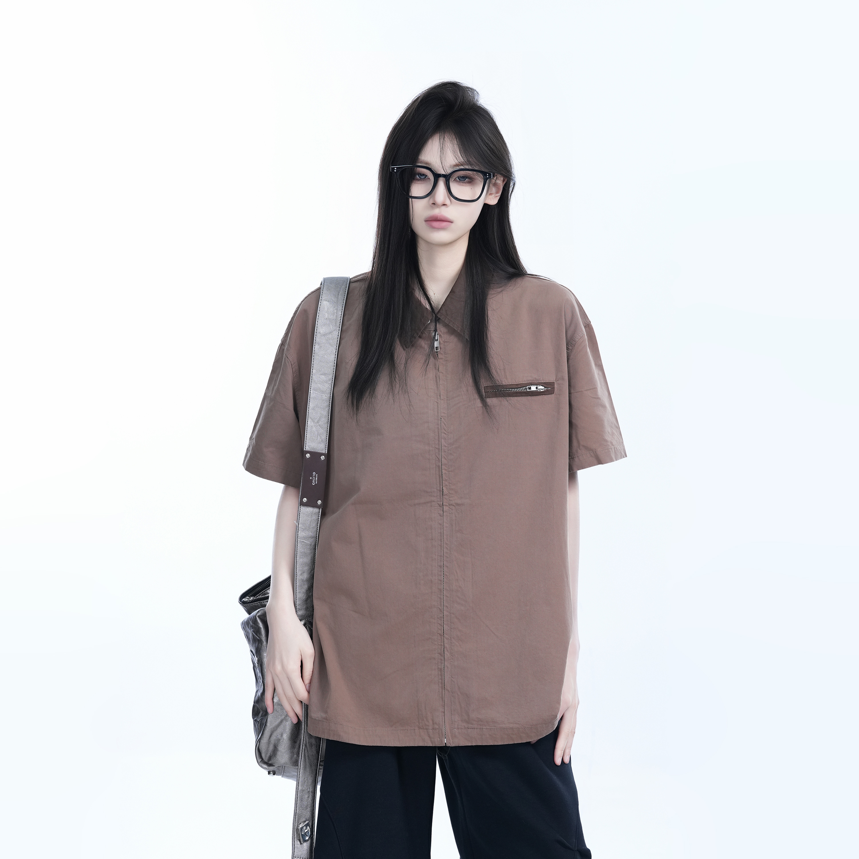 American Retro Lapel Zip Short Sleeve Shirt for Women - Gender-Neutral Loose Fit with Unique Niche Design, Casual Vintage Style
