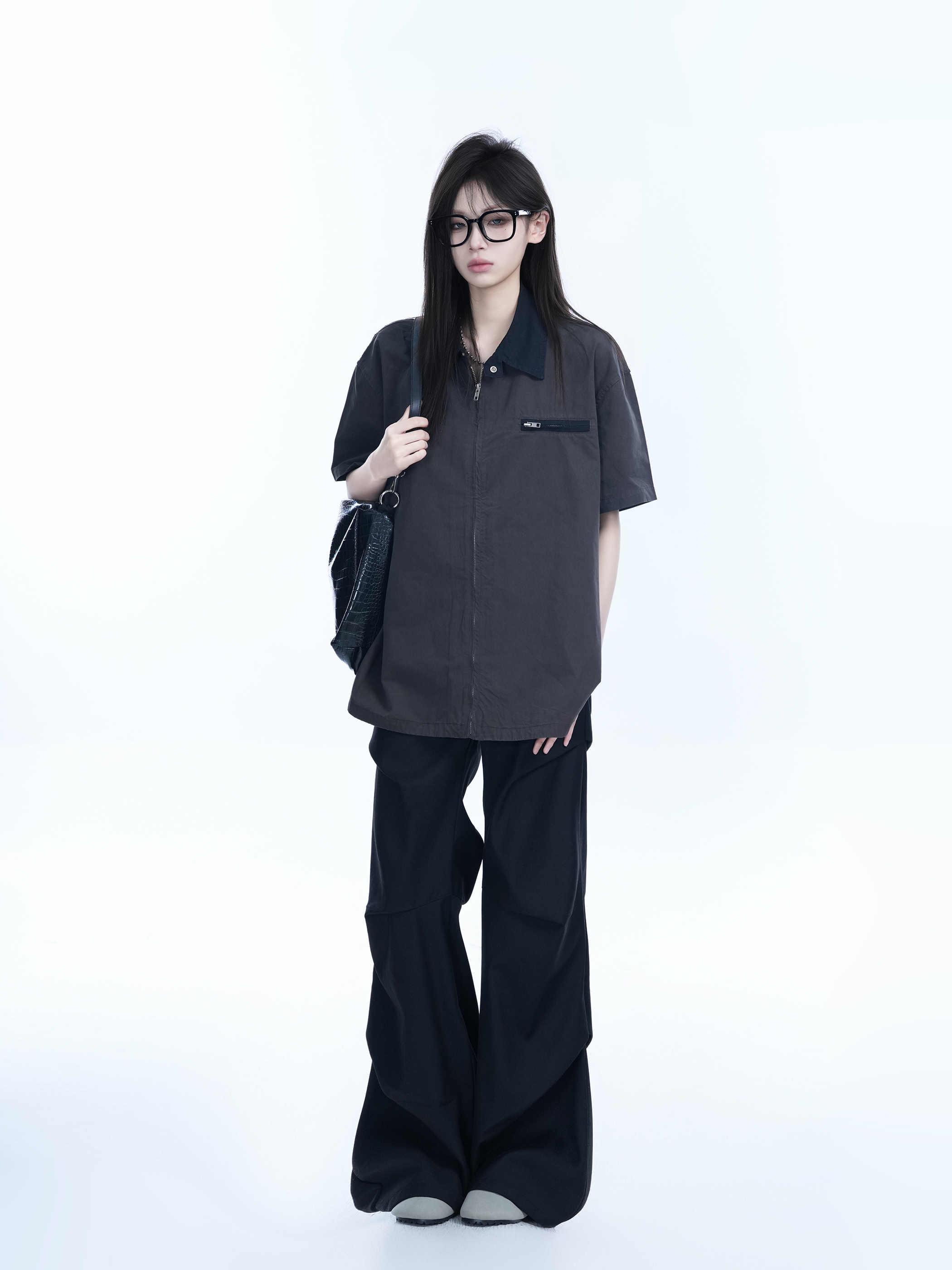 American Retro Lapel Zip Short Sleeve Shirt for Women - Gender-Neutral Loose Fit with Unique Niche Design, Casual Vintage Style