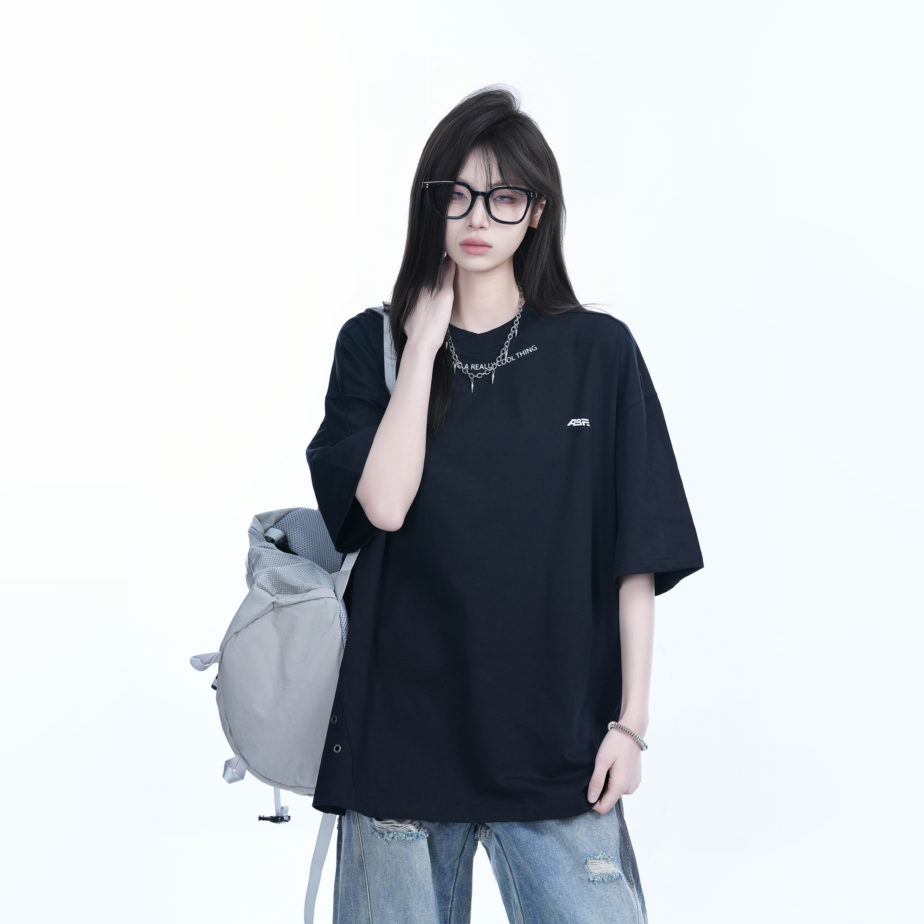 American Retro Oversized White Short Sleeve T-Shirt for Women - Summer Casual Loose Fit with "Sit and Eat Until the Mountains Are Empty" Design