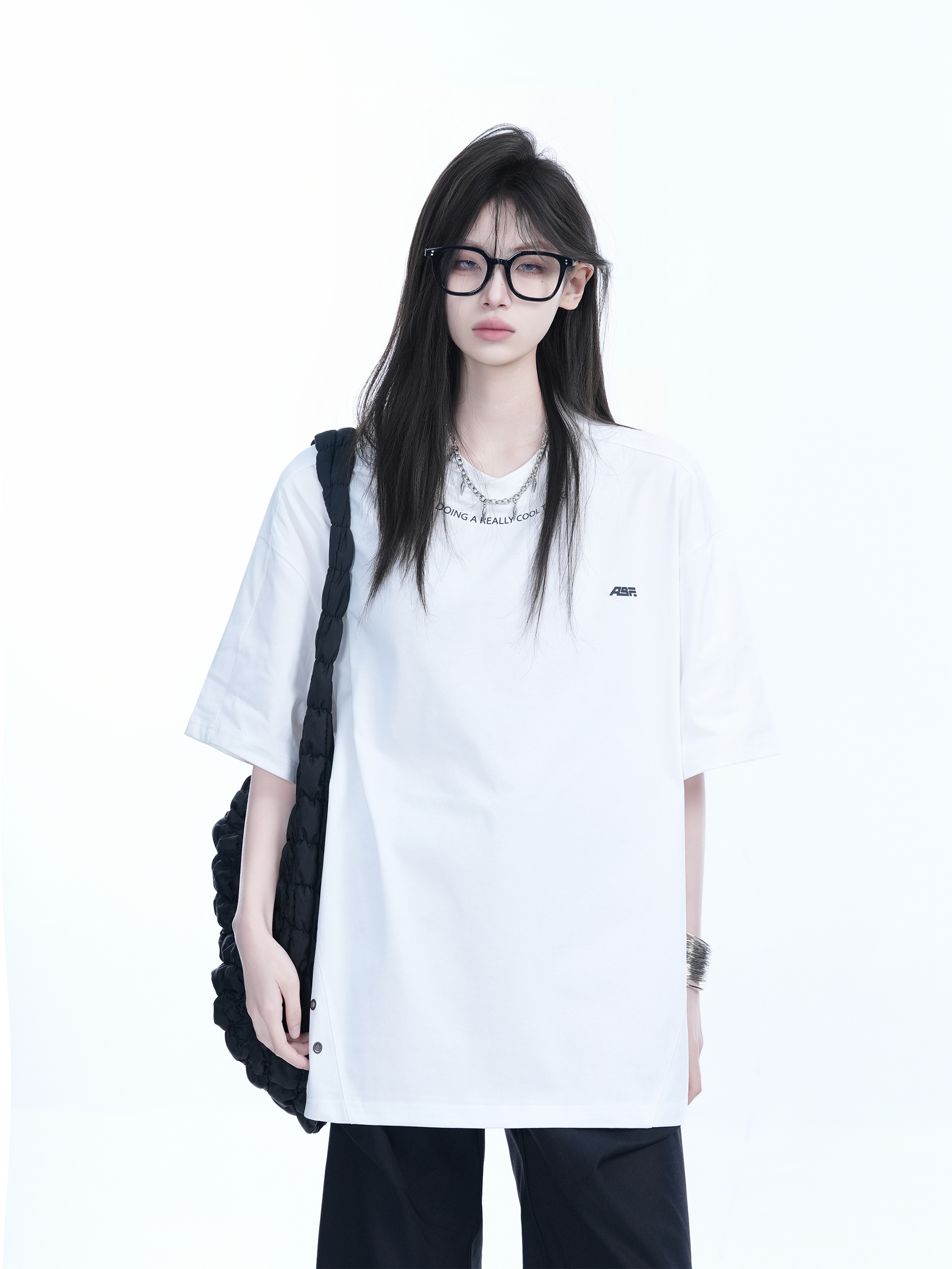 American Retro Oversized White Short Sleeve T-Shirt for Women - Summer Casual Loose Fit with "Sit and Eat Until the Mountains Are Empty" Design