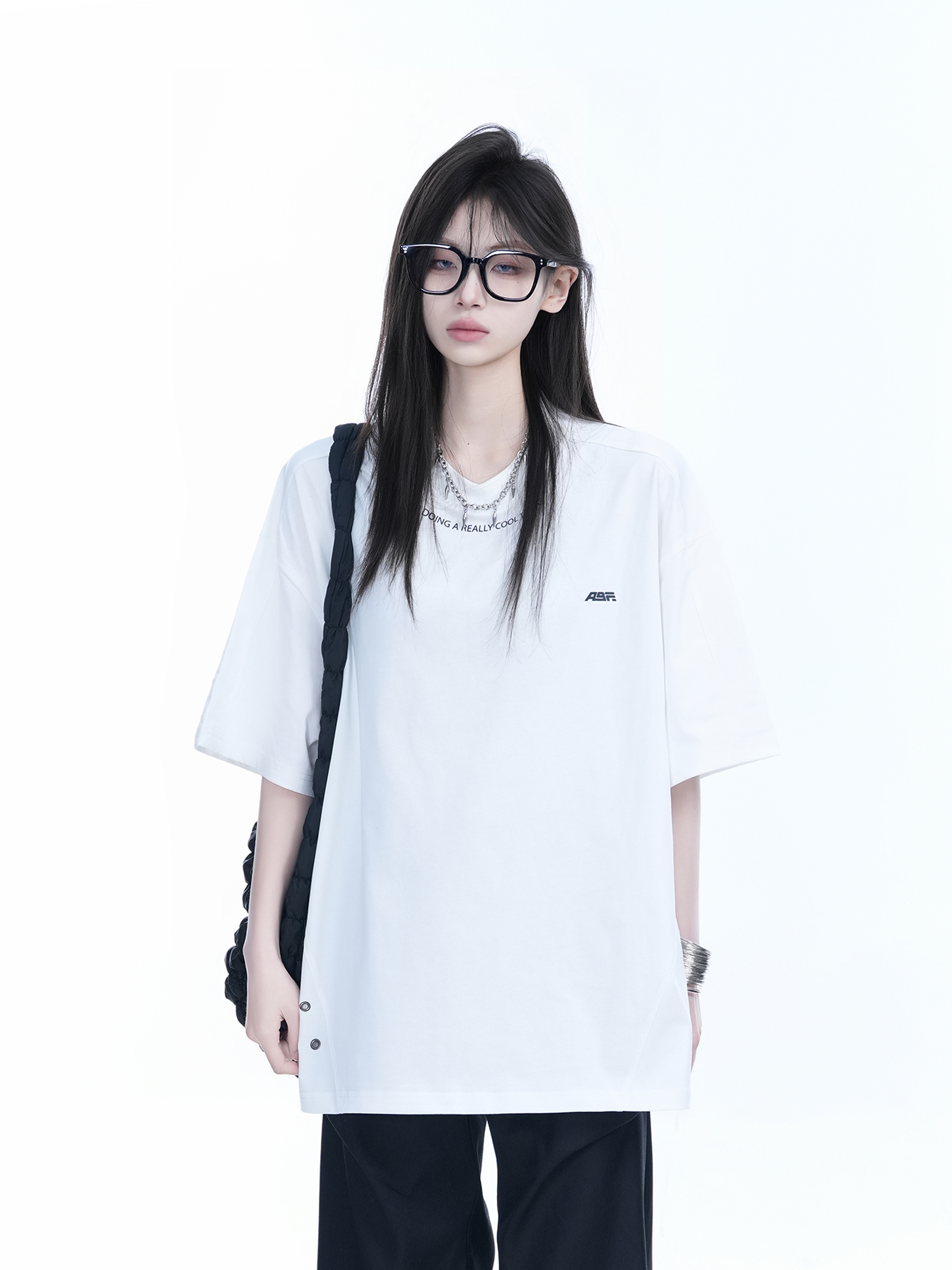 American Retro Oversized White Short Sleeve T-Shirt for Women - Summer Casual Loose Fit with "Sit and Eat Until the Mountains Are Empty" Design