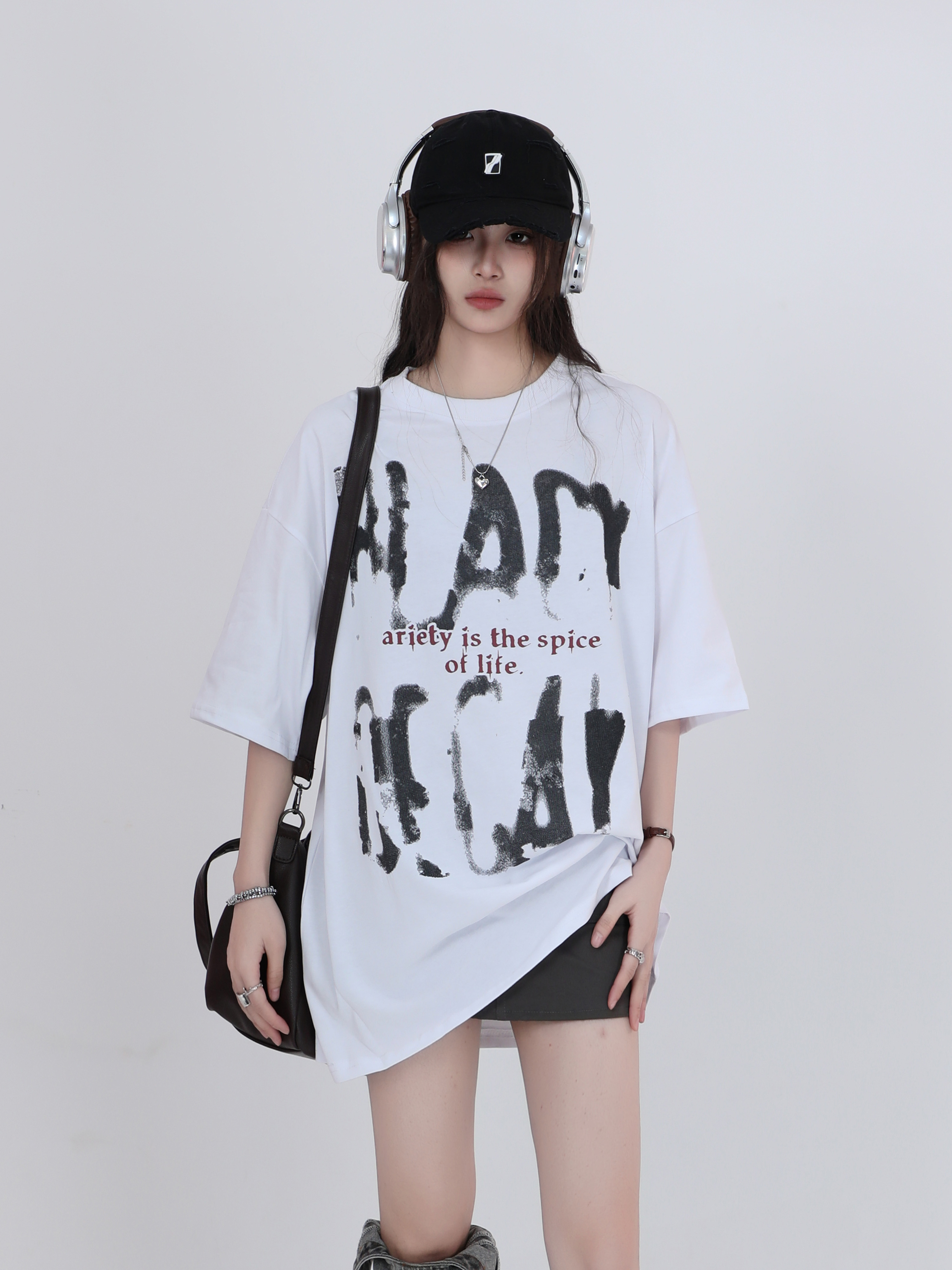 American Retro Short-Sleeve T-Shirt for Women, Summer Loose Fit, Niche Couple Graphic Tee, Vintage-Inspired Mountain Design