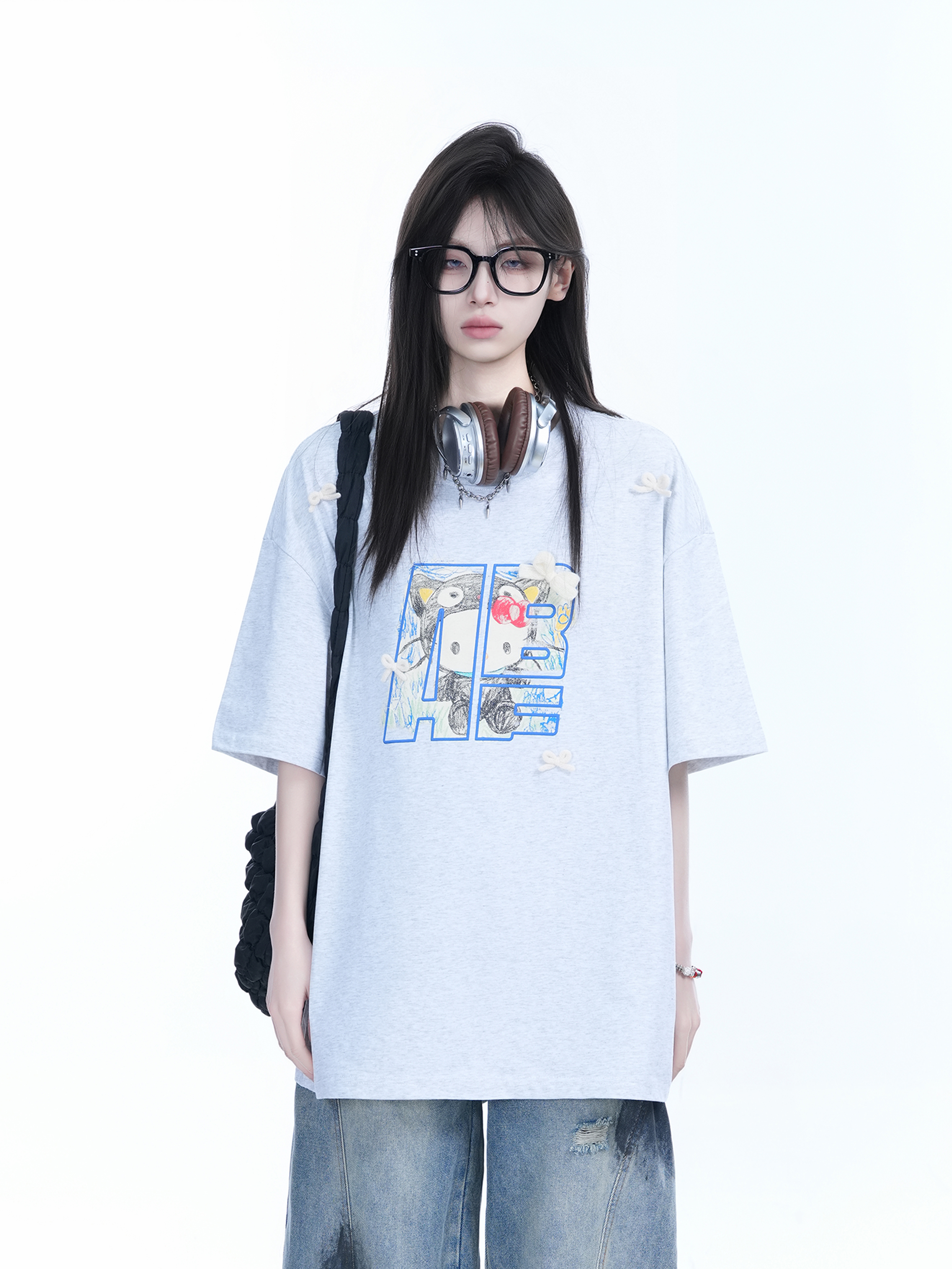 American Retro Style Black Short-Sleeve T-Shirt for Women with Kitty Cat Graffiti, Loose Round Neck, Y2K Vibe, Casual Fashion Top