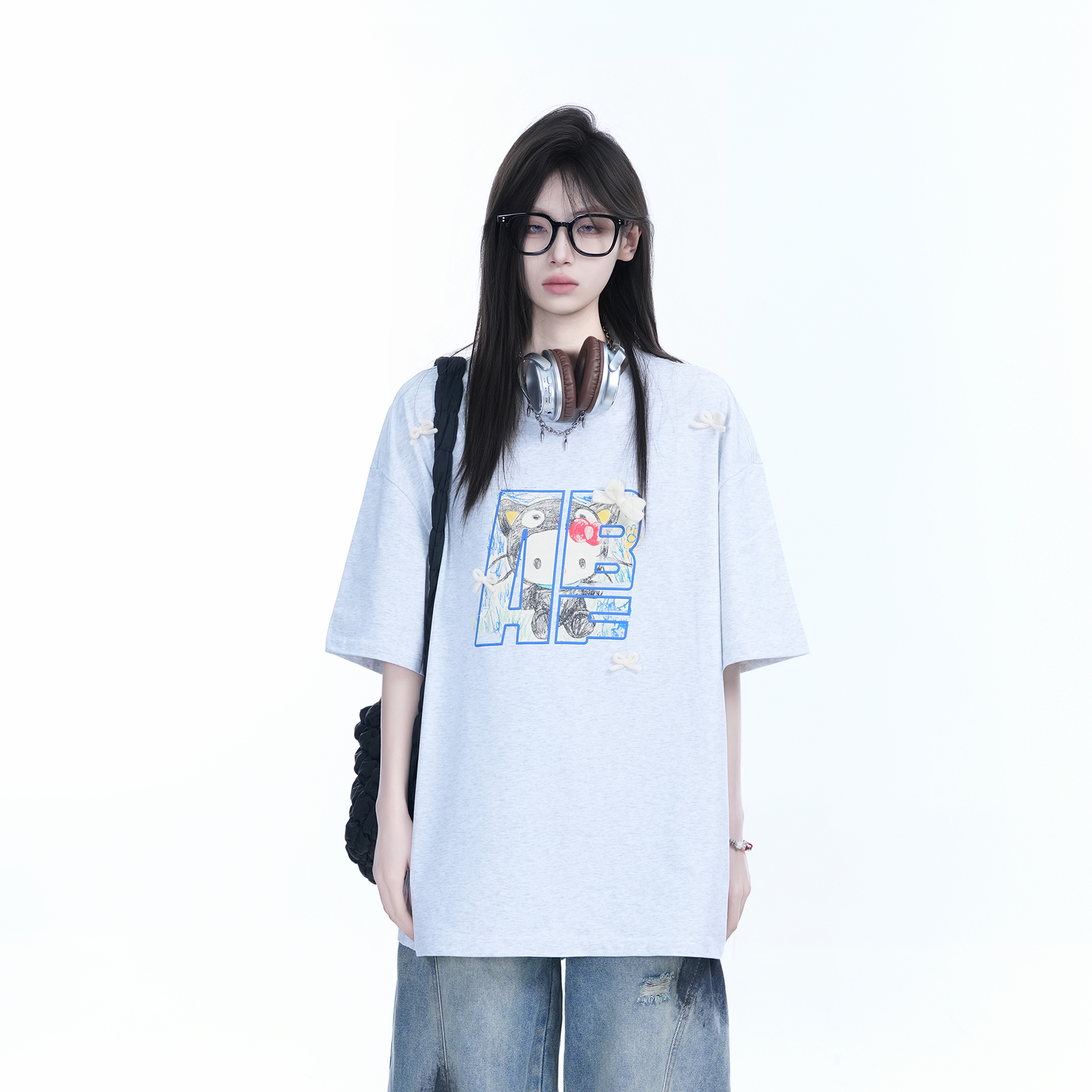 American Retro Style Black Short-Sleeve T-Shirt for Women with Kitty Cat Graffiti, Loose Round Neck, Y2K Vibe, Casual Fashion Top