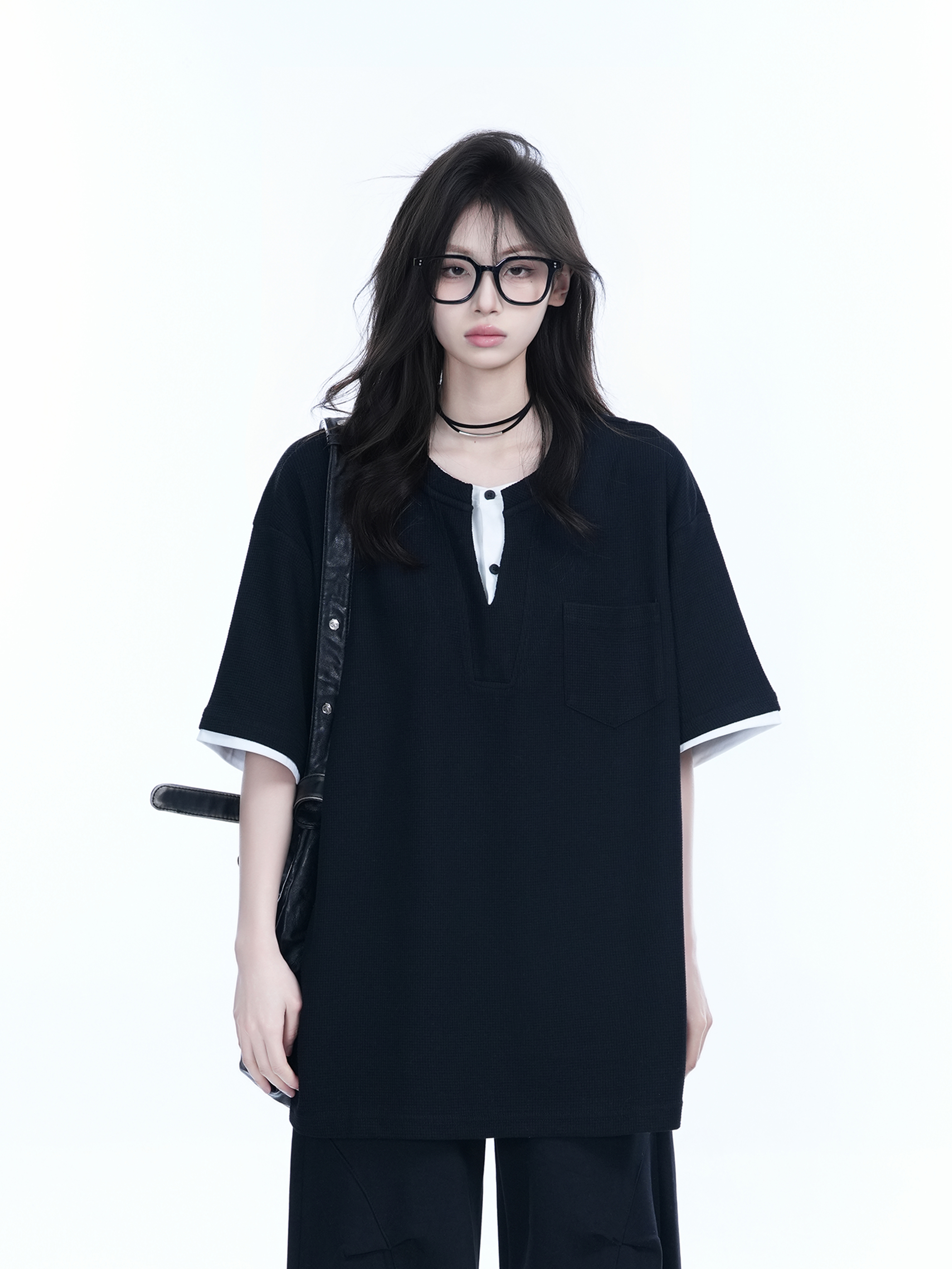 Black and White Color-Block Short Sleeve T-Shirt for Women - Fake Two-Piece Design, Round Neck, Heavy Loose Fit, Summer Style