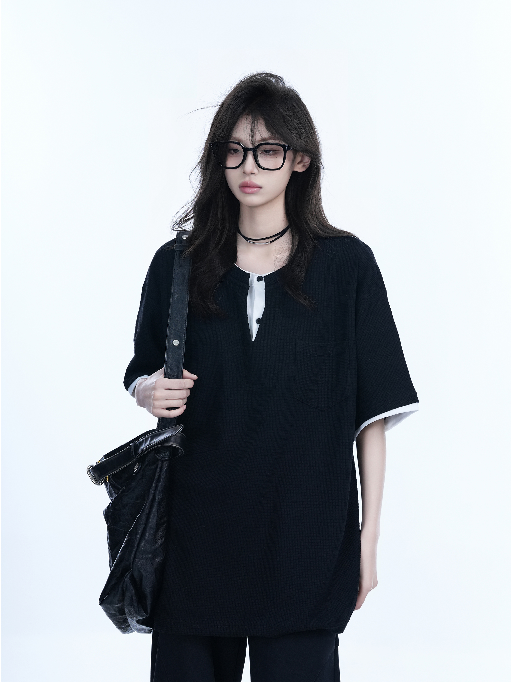 Black and White Color-Block Short Sleeve T-Shirt for Women - Fake Two-Piece Design, Round Neck, Heavy Loose Fit, Summer Style