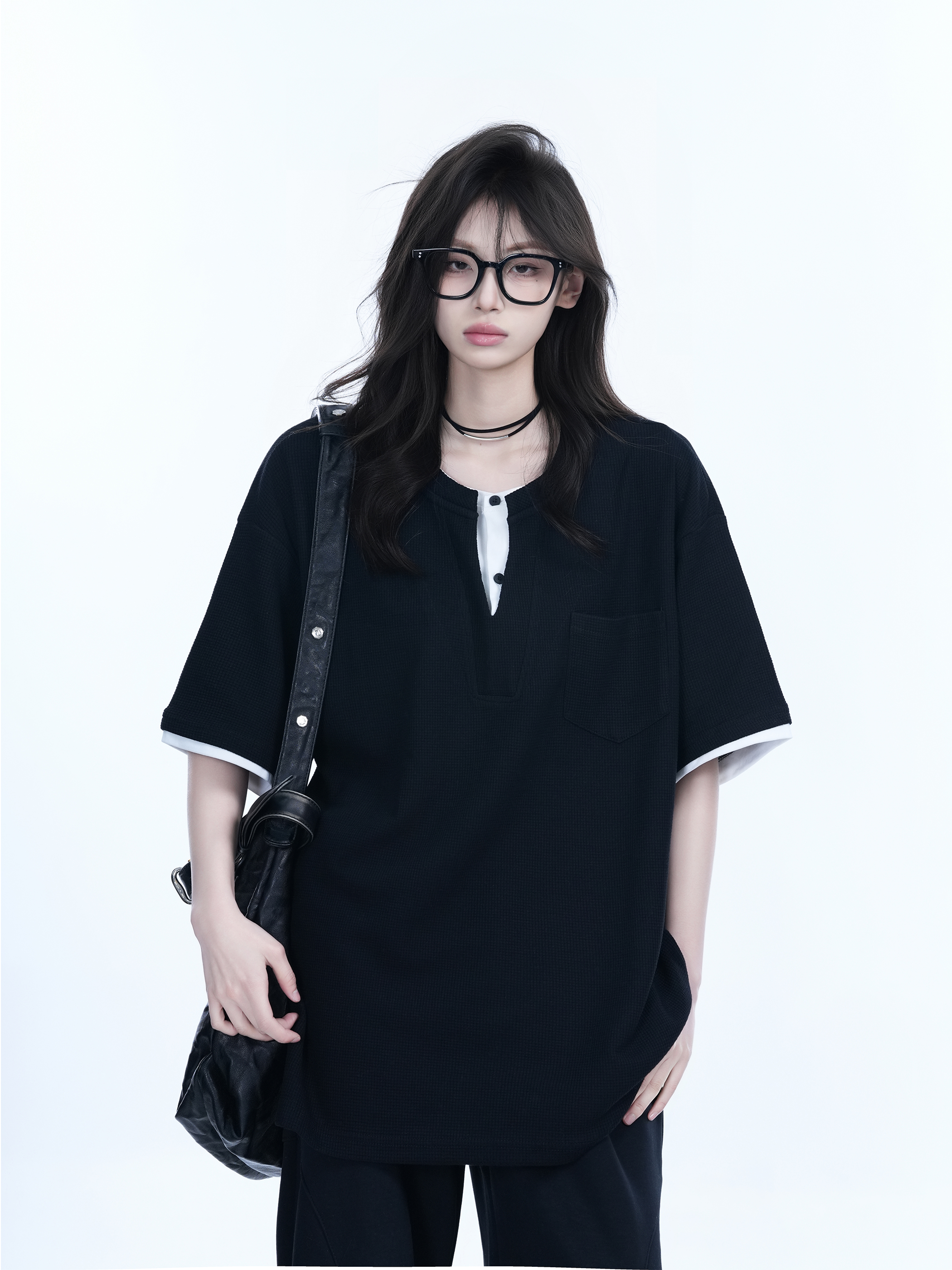 Black and White Color-Block Short Sleeve T-Shirt for Women - Fake Two-Piece Design, Round Neck, Heavy Loose Fit, Summer Style