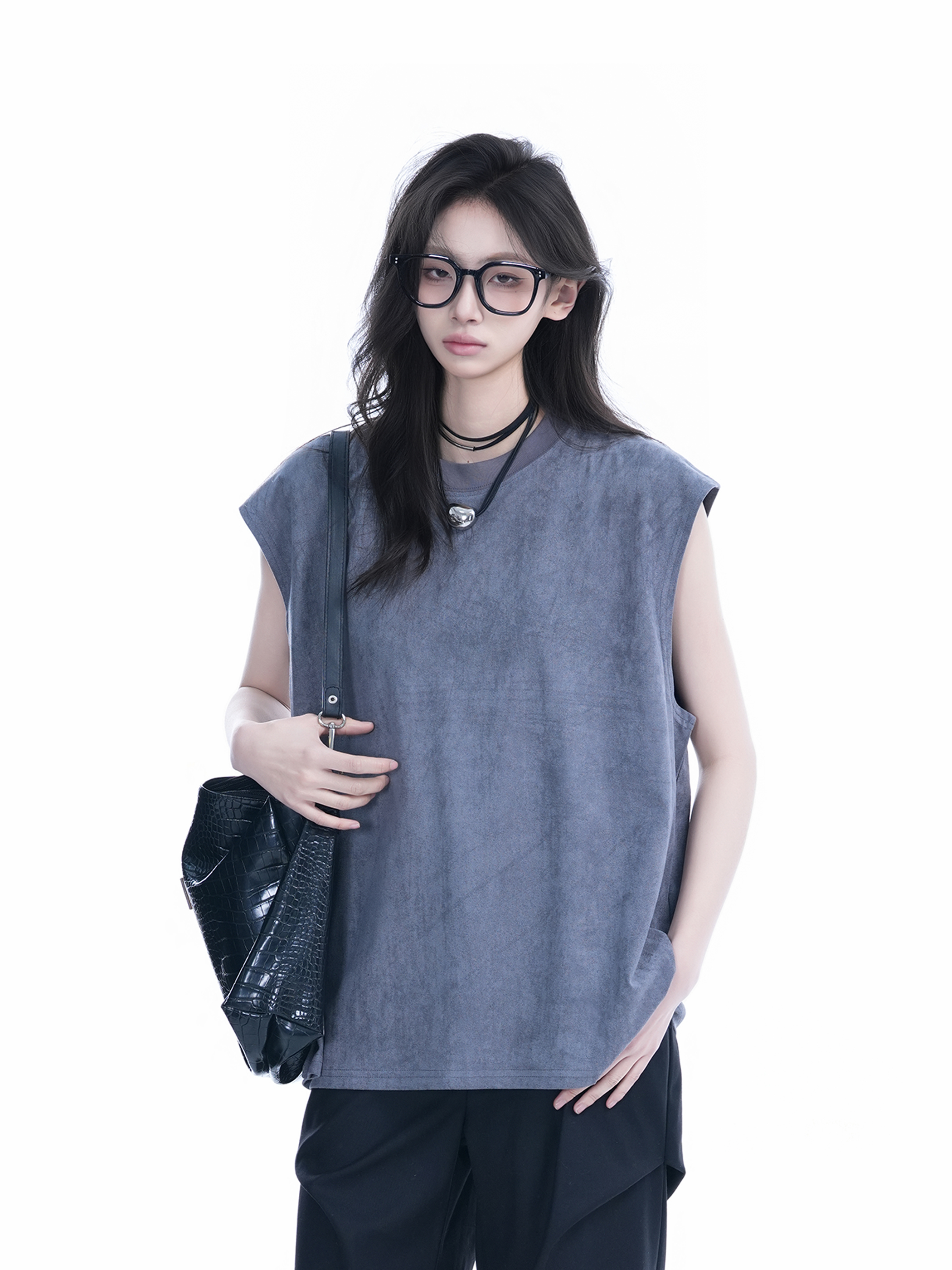 Black Oversized Sleeveless Tank Top for Women - Casual American Style with 'Sit and Eat Until the Mountains Are Empty' Graphic