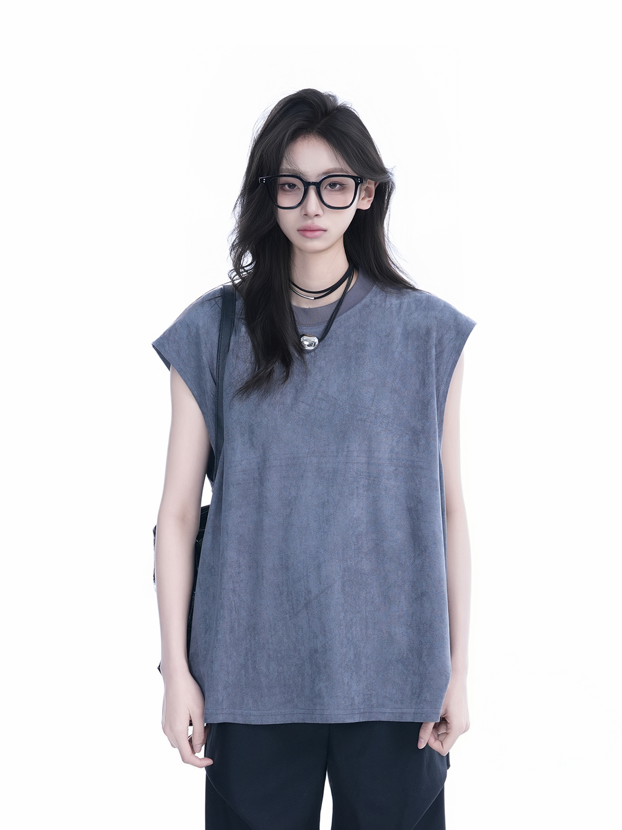 Black Oversized Sleeveless Tank Top for Women - Casual American Style with 'Sit and Eat Until the Mountains Are Empty' Graphic