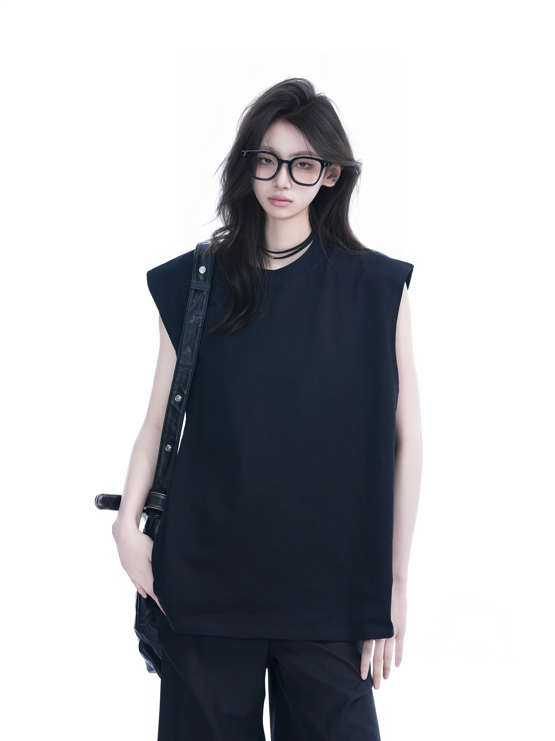 Black Oversized Sleeveless Tank Top for Women - Casual American Style with 'Sit and Eat Until the Mountains Are Empty' Graphic