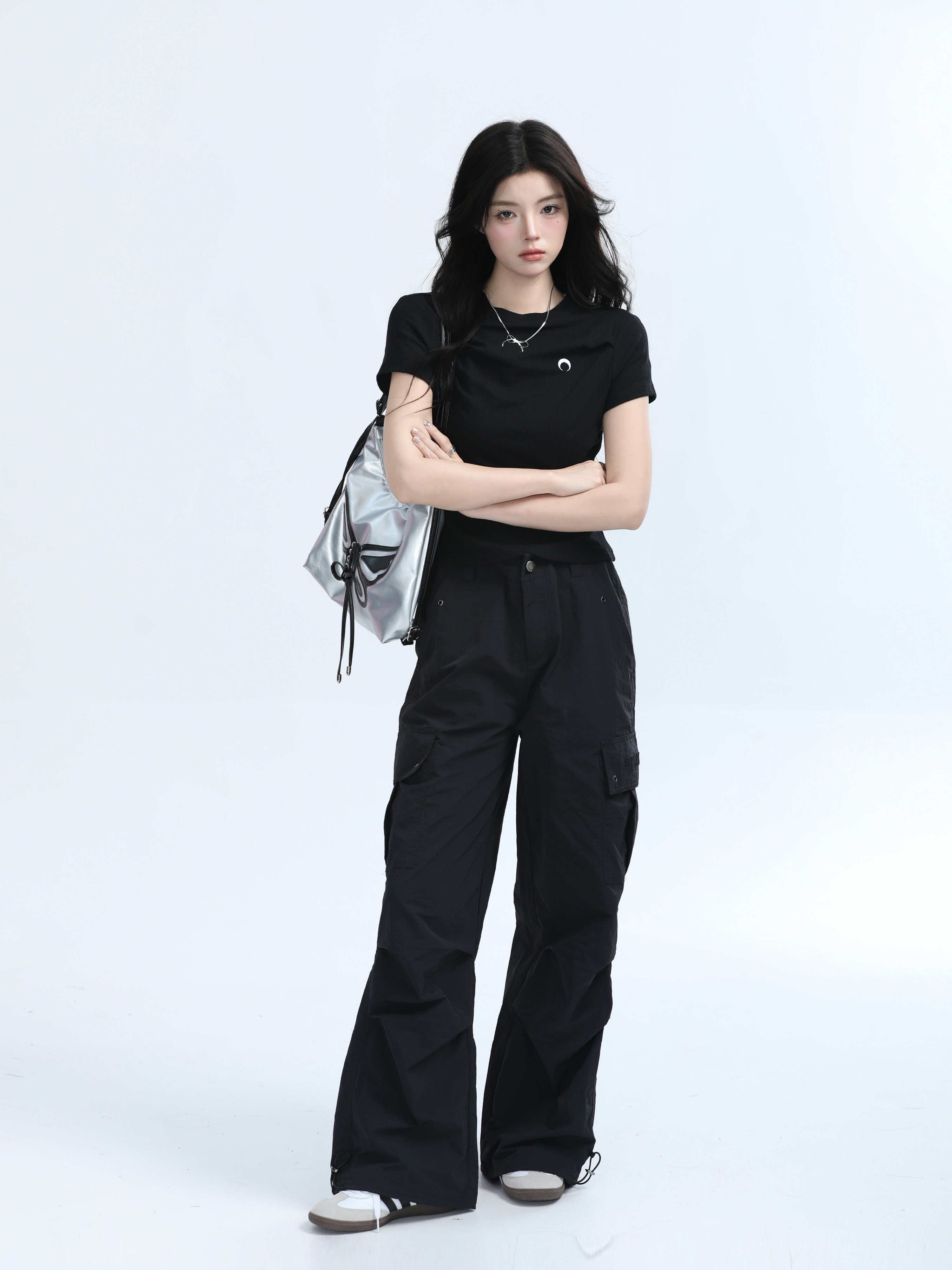 Black Waist-Cinched Pleated Short Sleeve T-Shirt for Women - Unique Slim Fit Top for Spicy Girl Style
