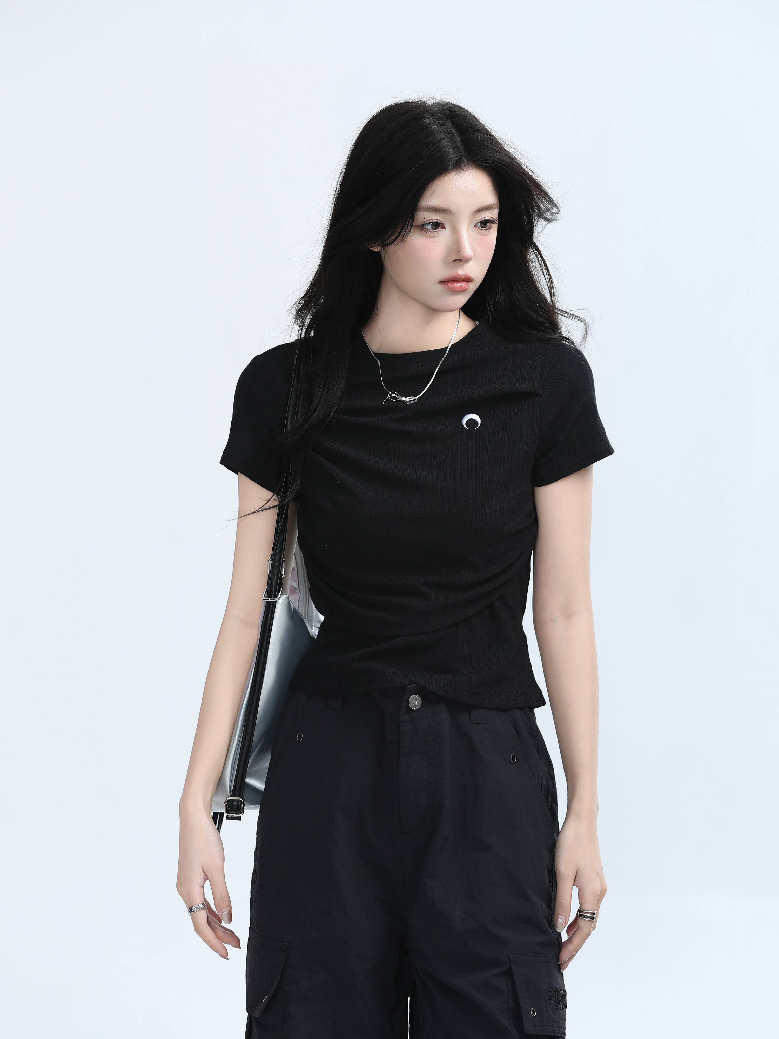 Black Waist-Cinched Pleated Short Sleeve T-Shirt for Women - Unique Slim Fit Top for Spicy Girl Style