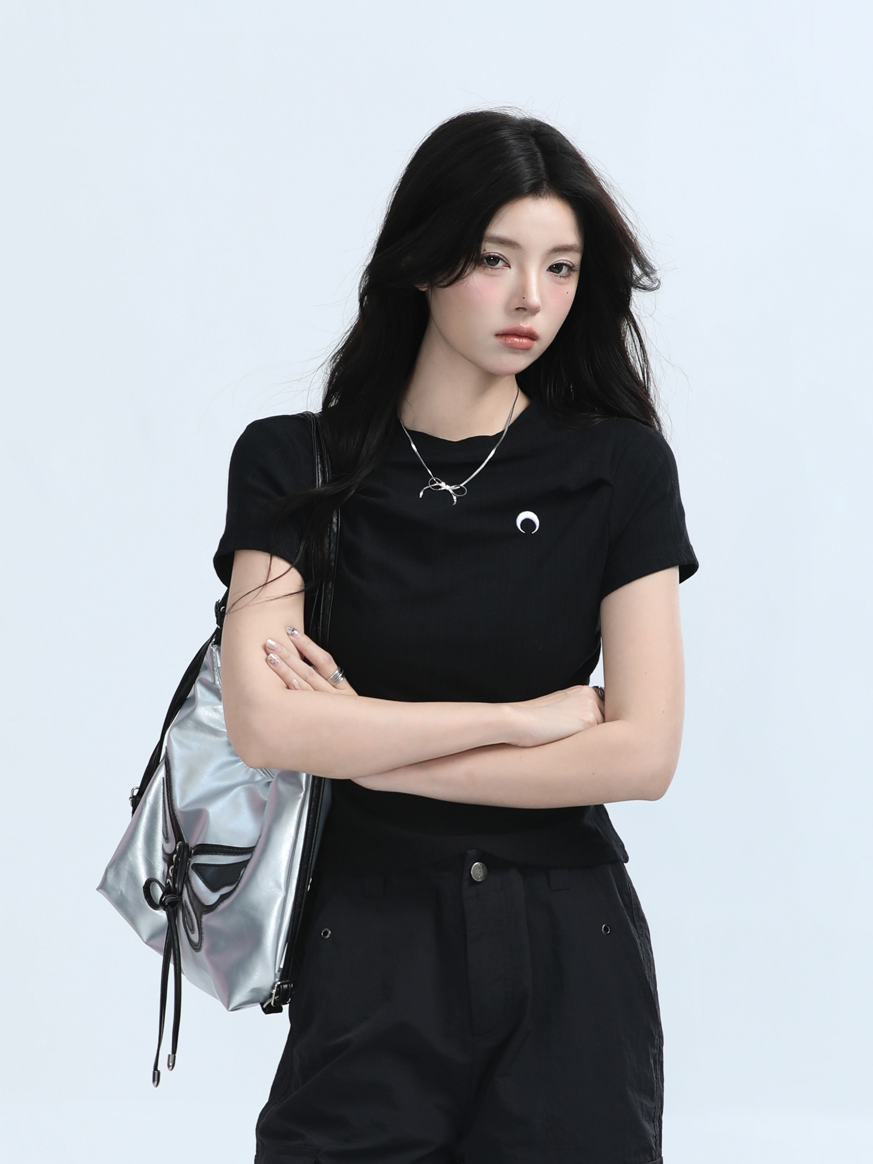 Black Waist-Cinched Pleated Short Sleeve T-Shirt for Women - Unique Slim Fit Top for Spicy Girl Style