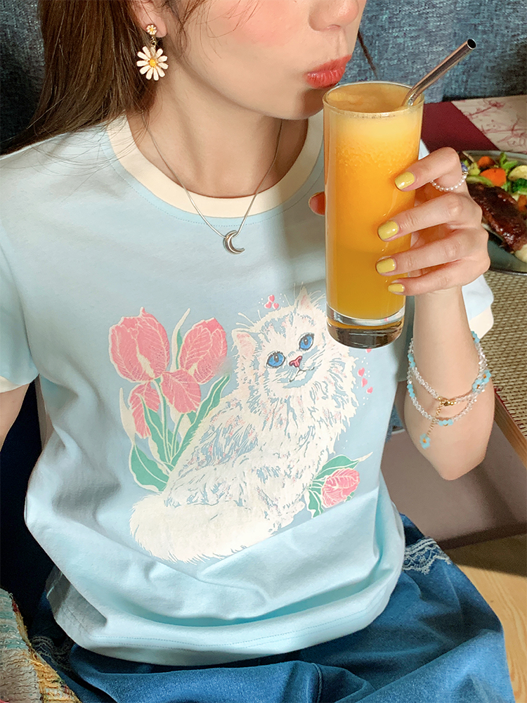 Blue Floral Printed Short Sleeve T-Shirt for Women - Vintage Loose Fit Retro Round Neck Top for Summer Fashion