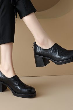 Brown Vintage Italian-Style Soft Sole Ankle Boots with Back Zipper – 6.5 cm Heel, Comfortable Cow Leather Footwear