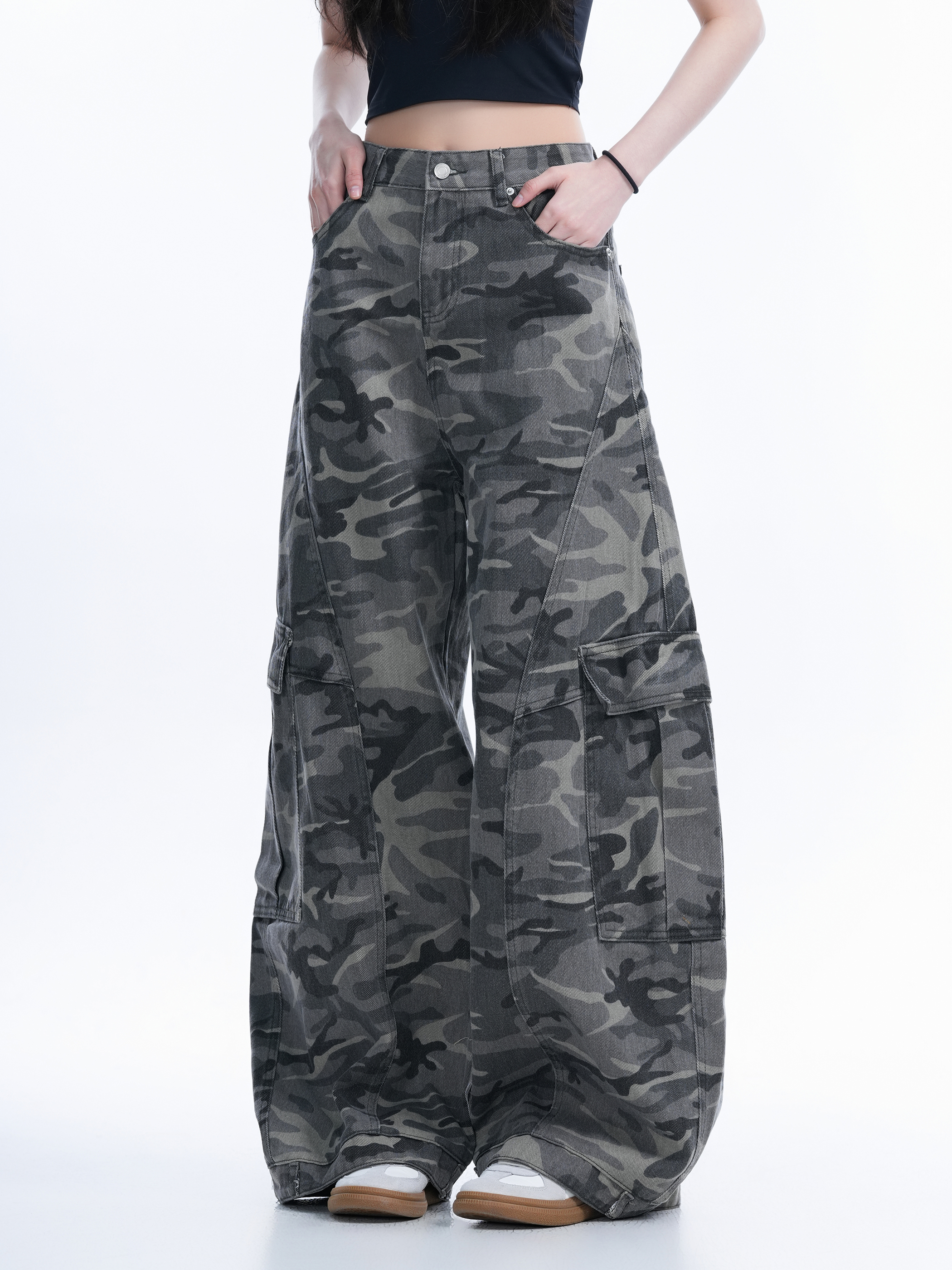 Camouflage Curved Knife Pants with Multiple Pockets - American Street Style Denim Work Pants for Trendy Casual Wear