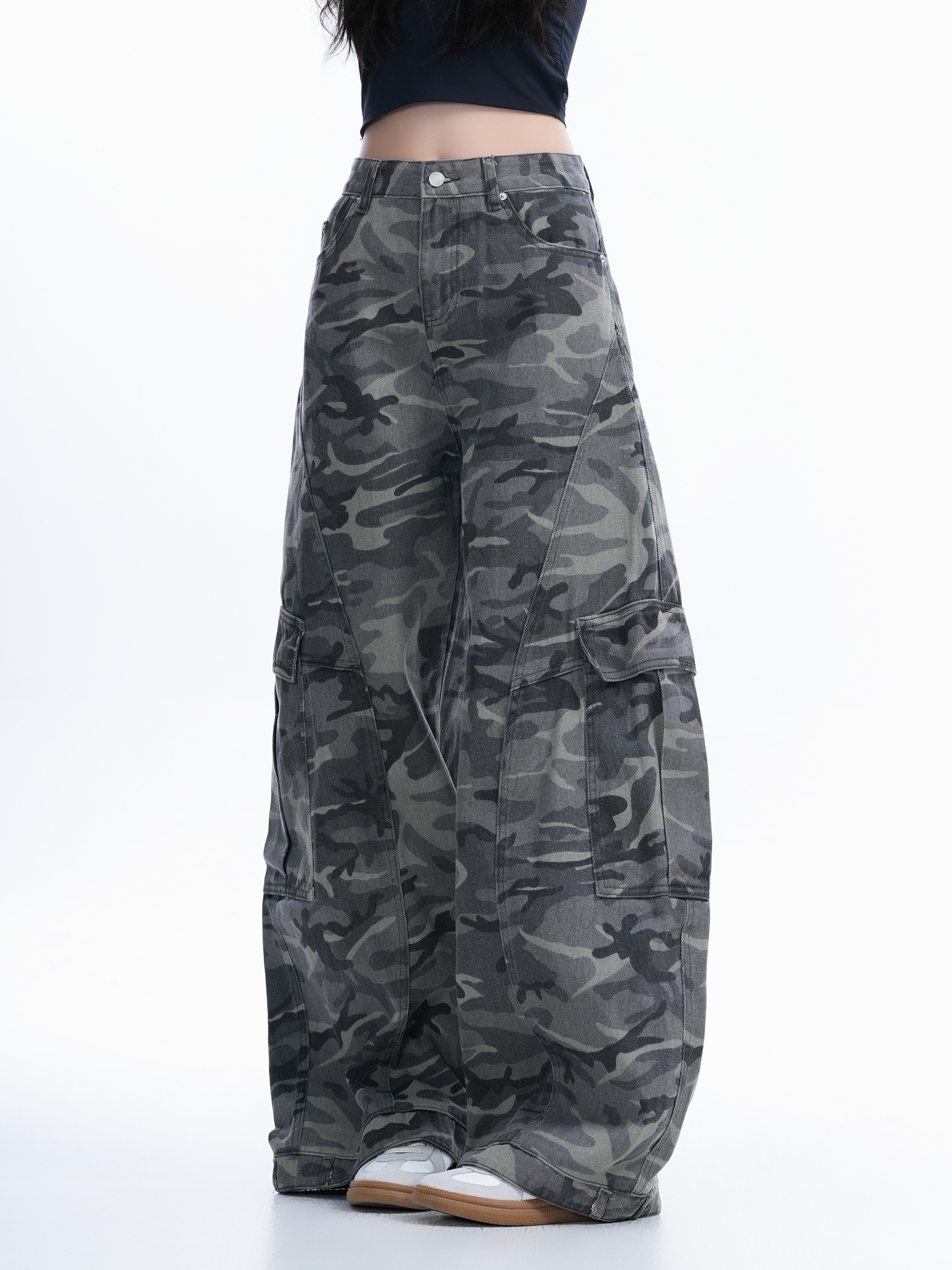 Camouflage Curved Knife Pants with Multiple Pockets - American Street Style Denim Work Pants for Trendy Casual Wear
