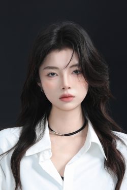 Double-Layer Korean Style Choker Necklace - High-End Metal Clavicle Chain with Niche Design for Trendy Fashion