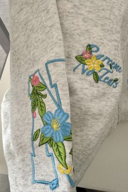 Embroidered Floral Letter Raglan Short Sleeve T-Shirt for Women - Summer Streetwear, High-End Couple Outfit, Trendy 90s Style Top