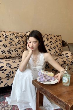 French Summer V-Neck Lace Dress Women's A-Line Vintage Slim Long Dress - Elegant 90s Inspired Style
