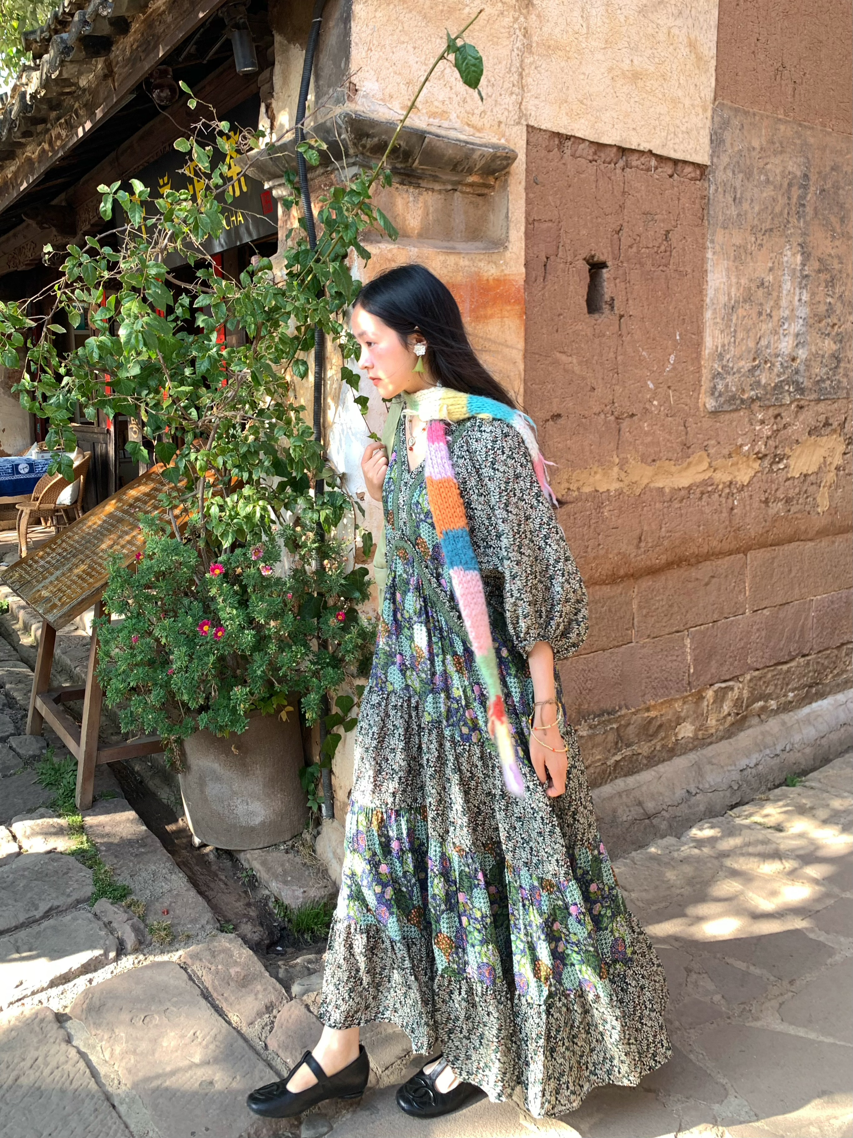 Green Retro V-Neck Dress for Women - Bohemian Long Skirt, Vintage Style, Spring Fashion, Summer of the Cicada