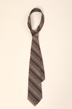 Handmade American Retro Floral Patterned Long Tie Shirt - High-End Niche Fashion Accessory for Stylish Outfits