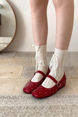 Height-Increasing Square-Toed Red Sheepskin Flats with Rivets - Retro One-Strap Ballet Mary Jane Shoes for Stylish Comfort