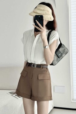High-End Khaki Shorts with Belt, A-Line Wide-Leg Pants, Casual Loose Fit Shorts with Pockets - Versatile Everyday Style