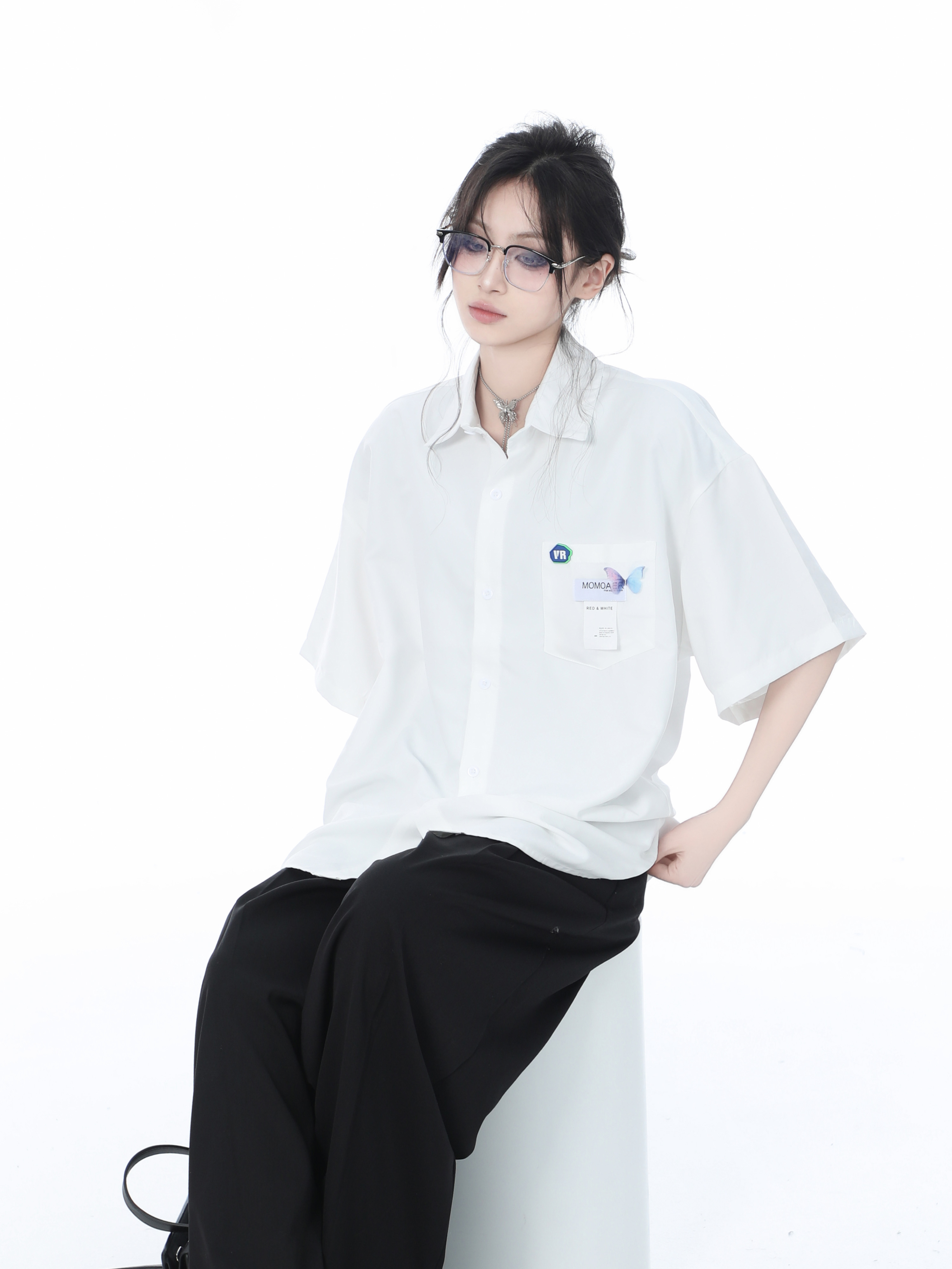 High-End White Short Sleeve Shirt for Women, Unique Loose Casual Design, Trendy Summer Fashion