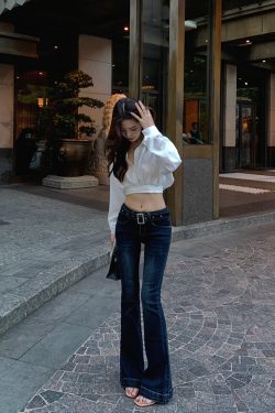 High-Quality Comic Print Long Legs Women's Vintage Mid-High Waist Slimming Flared Jeans for Summer Fashion