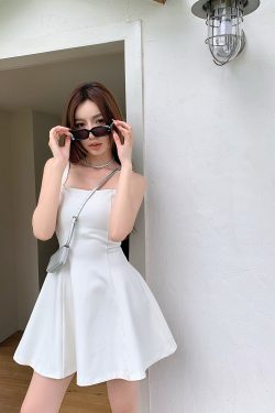 High Waist A-Line Short Skirt for Tall Women - Elegant Spring Summer Dress with Square Neck and Spaghetti Straps, Slimming Fit