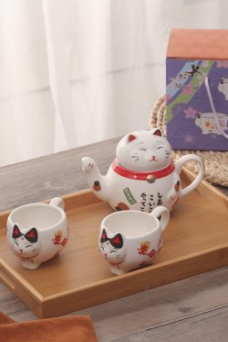 Japanese-Style Ceramic Lucky Cat Tea Set with Teapot & 2 Teacups - Cute Cartoon Design, Perfect Gift for Women & Business Openings