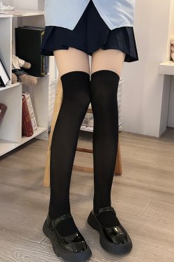 Japanese Style Cute Pudding Bear Knee-High Socks for Women - Stretchable, Thin, Sweet, Perfect for Casual Looks