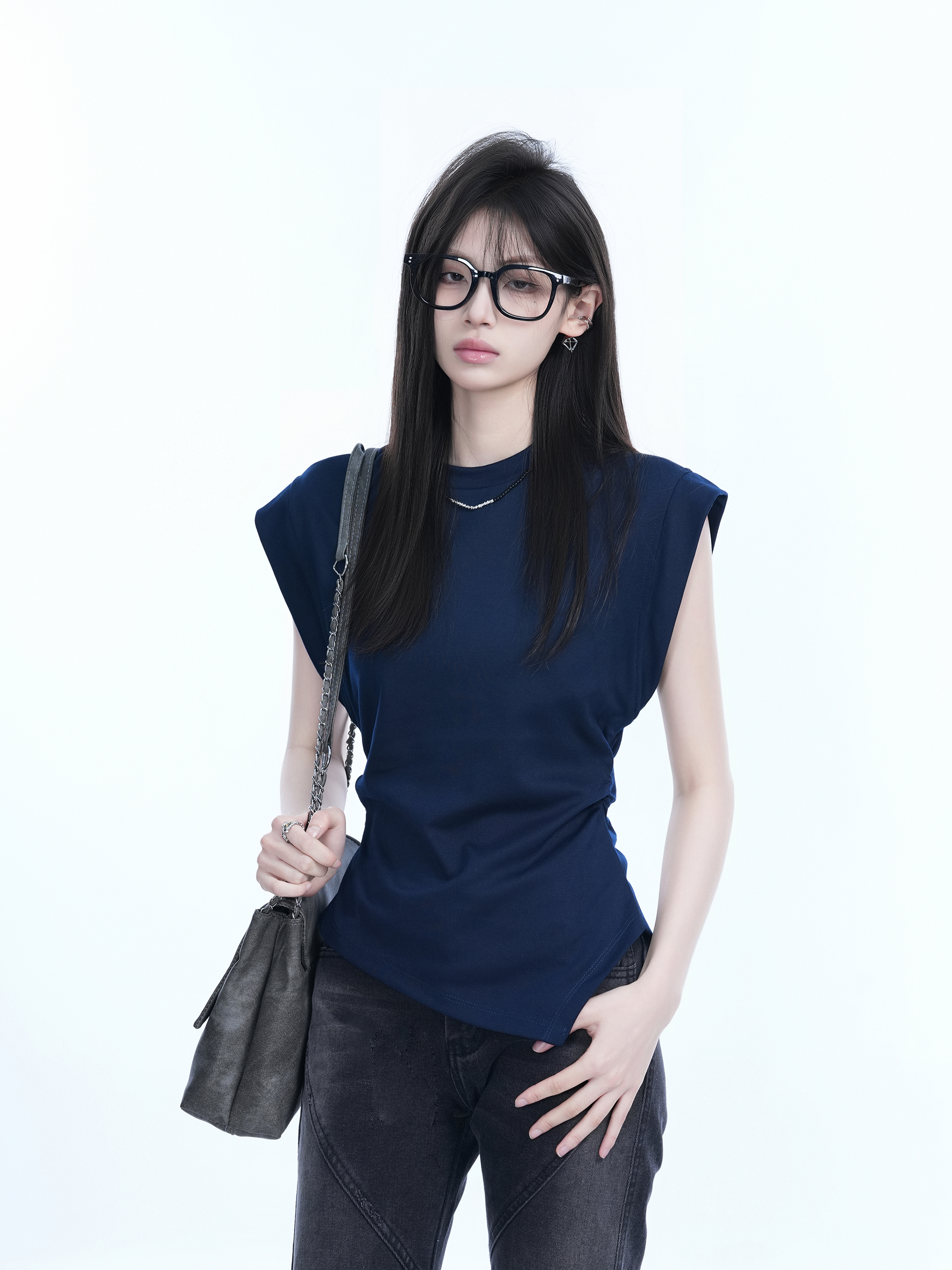 Korean High-End Sleeveless T-Shirt for Women, Slim Fit with Irregular Hem, Trendy Design - Perfect for Casual Chic Looks