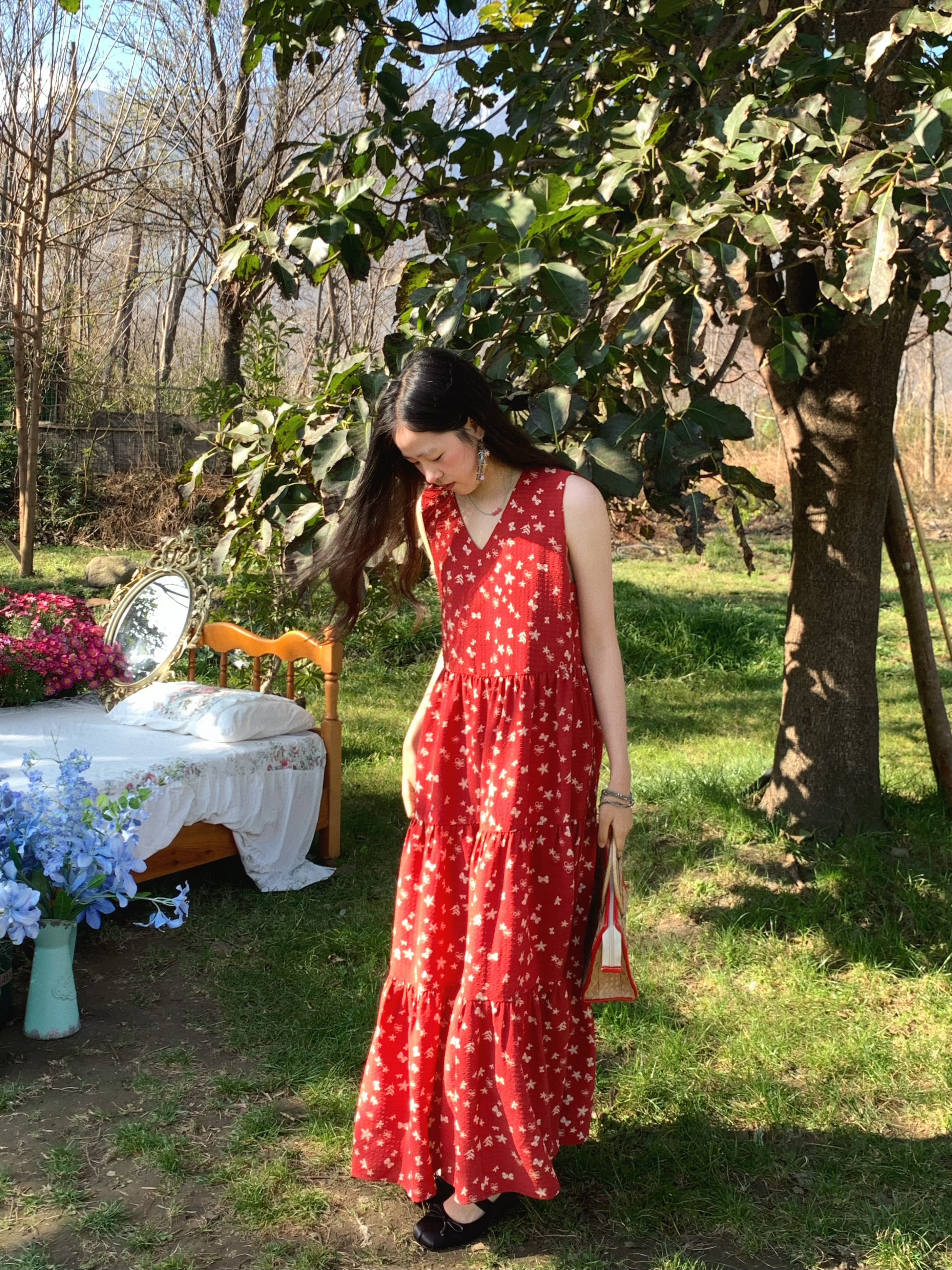 Light Spring Mountains Retro Floral Maxi Dress for Women - Loose V-Neck Sleeveless Long Dress, Perfect for Summer 90s & Y2K Style