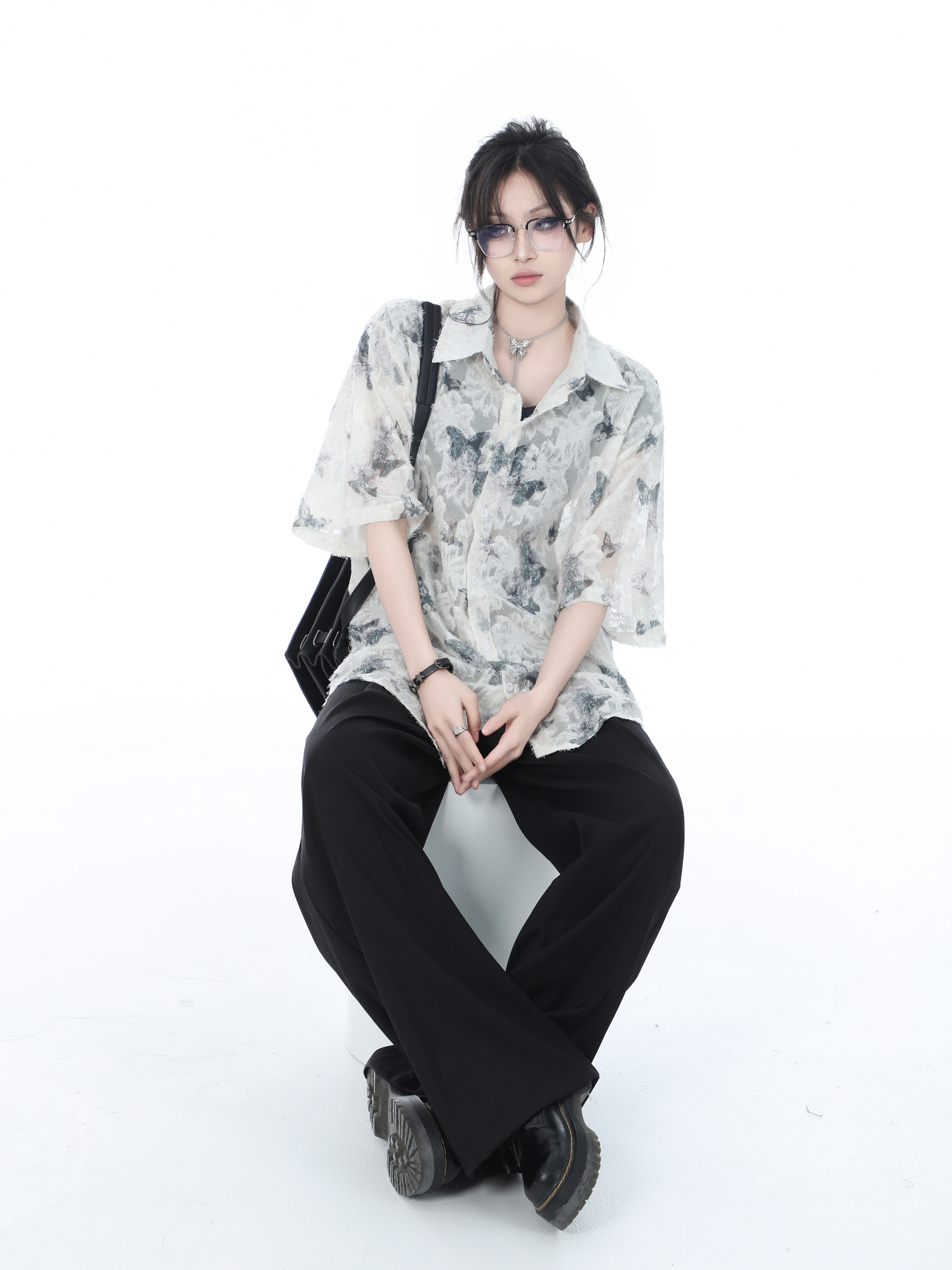 National Style Butterfly Embroidery Short Sleeve Shirt for Women, Loose Thin Summer Top, Design-Sensitive Fashion, Boho Chic