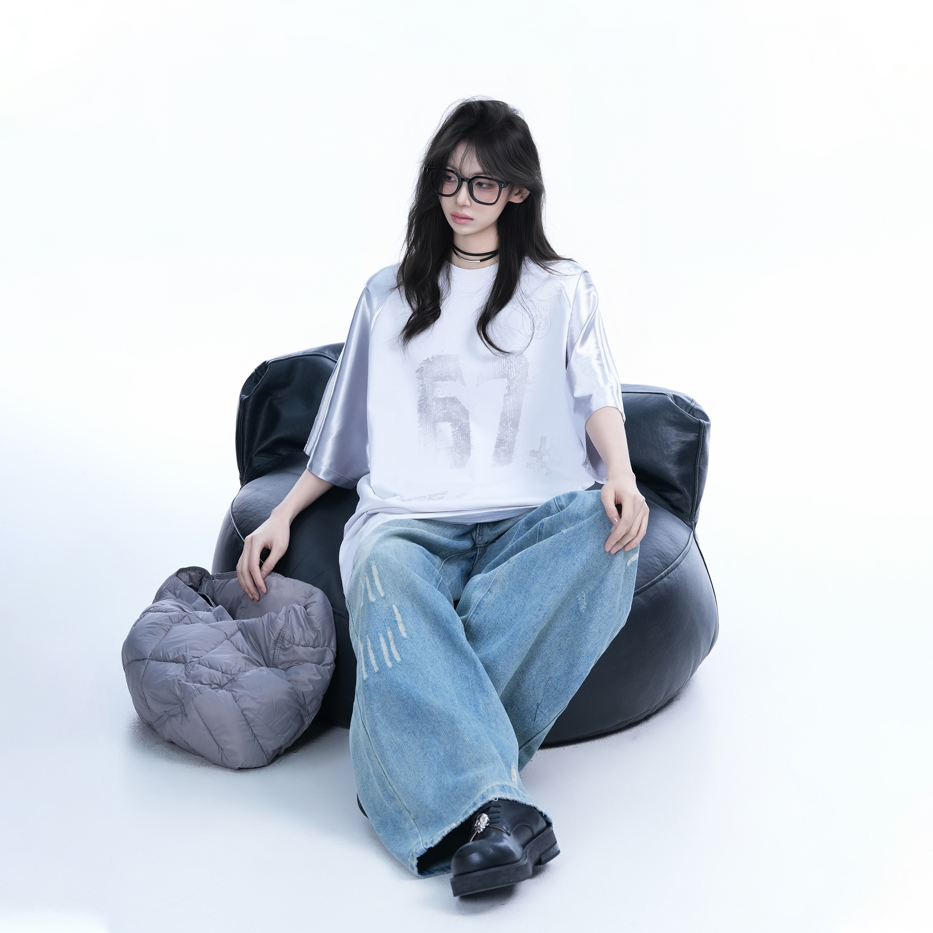 Oversized Black Short-Sleeve T-Shirt for Women - American High Street Sports Style, Loose Fit, Casual Chic.
