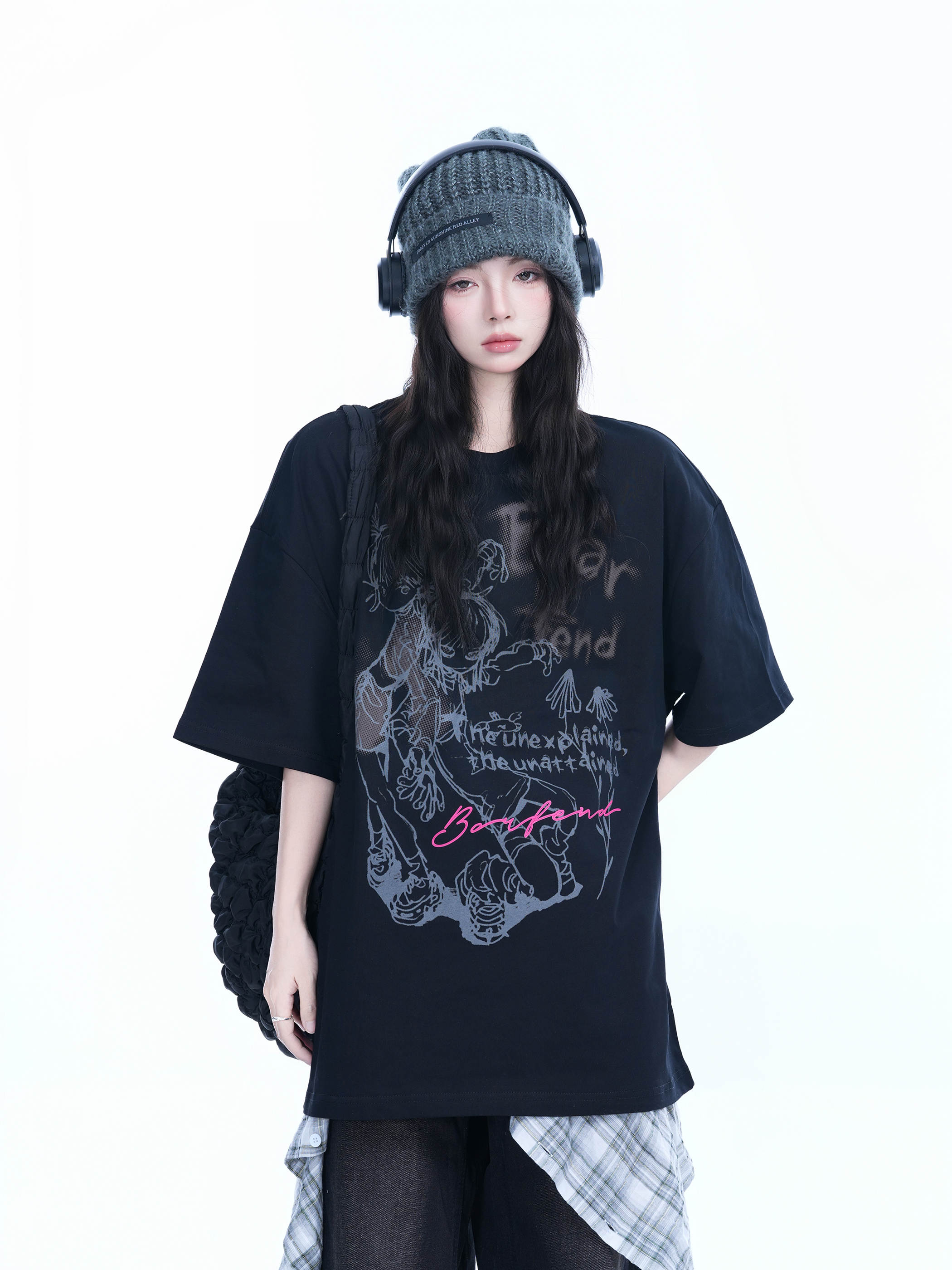 Oversized Black Short Sleeve T-Shirt for Women - American Street Style, Casual Cotton Tee with "Sit and Eat Until the Mountains Are Empty" Print