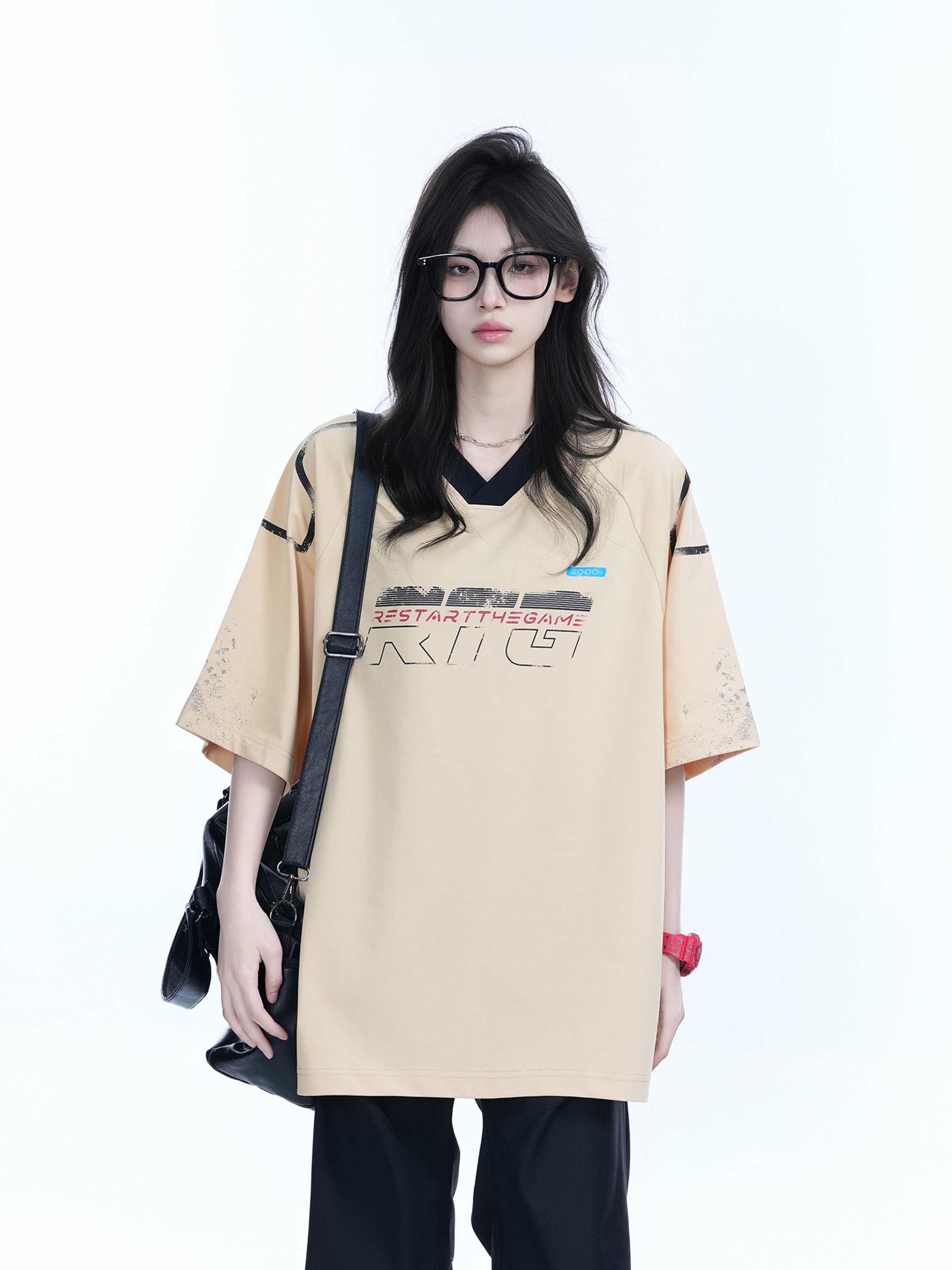 Oversized V-Neck Short Sleeve T-Shirt for Women - American Street Style with "Sit and Eat Until the Mountains Are Empty" Graphic