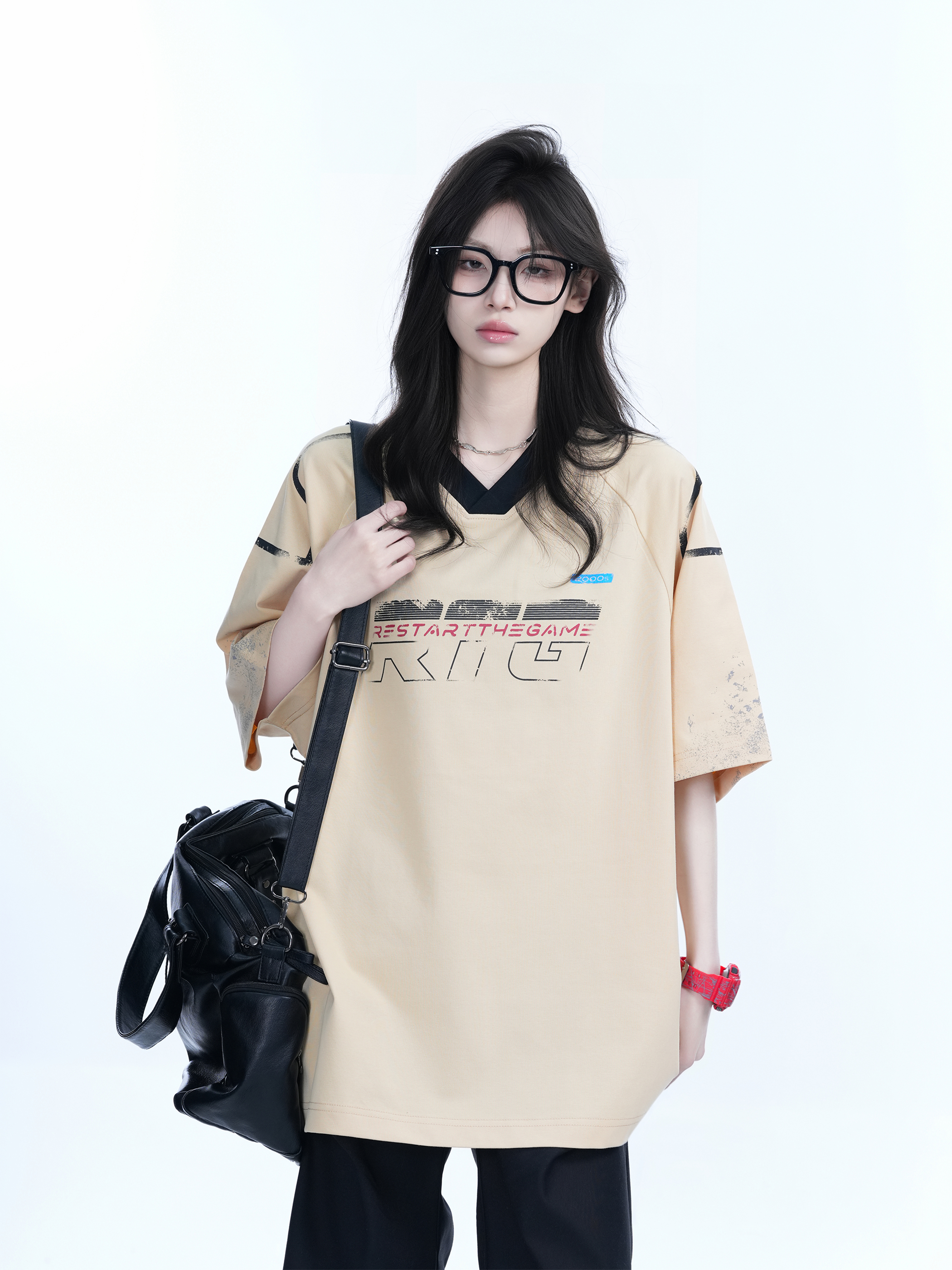 Oversized V-Neck Short Sleeve T-Shirt for Women - American Street Style with "Sit and Eat Until the Mountains Are Empty" Graphic