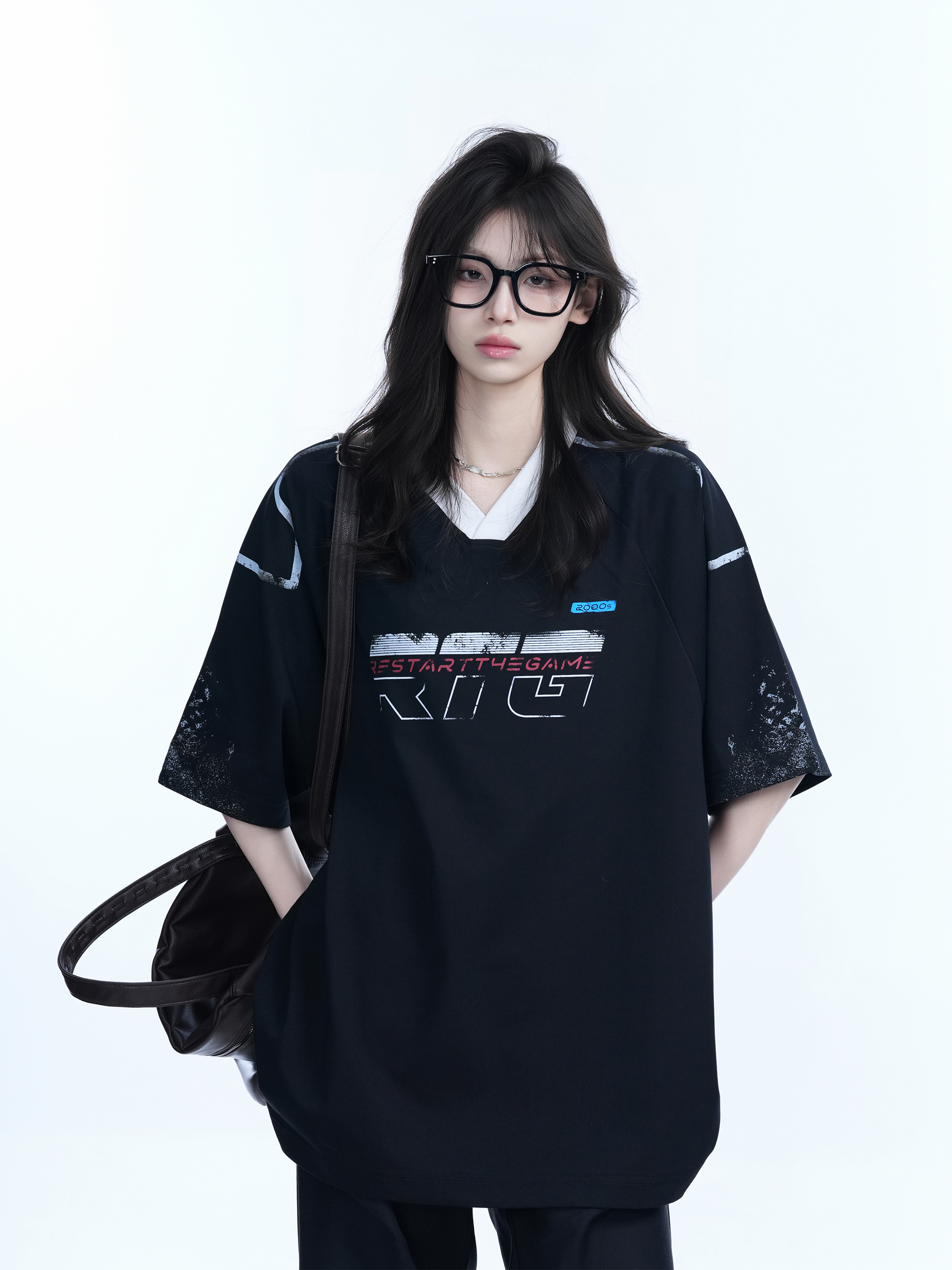 Oversized V-Neck Short Sleeve T-Shirt for Women - American Street Style with "Sit and Eat Until the Mountains Are Empty" Graphic