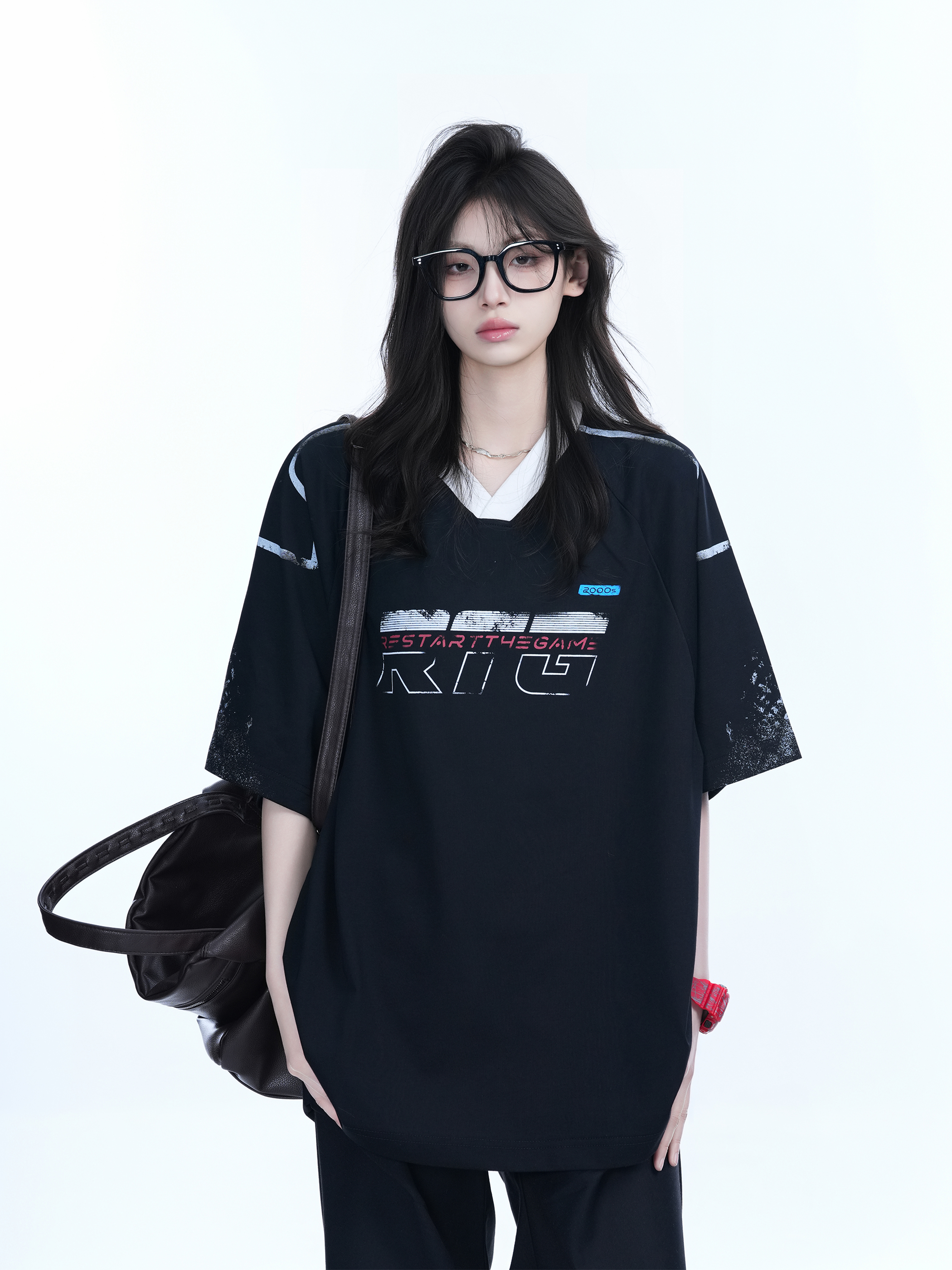 Oversized V-Neck Short Sleeve T-Shirt for Women - American Street Style with "Sit and Eat Until the Mountains Are Empty" Graphic