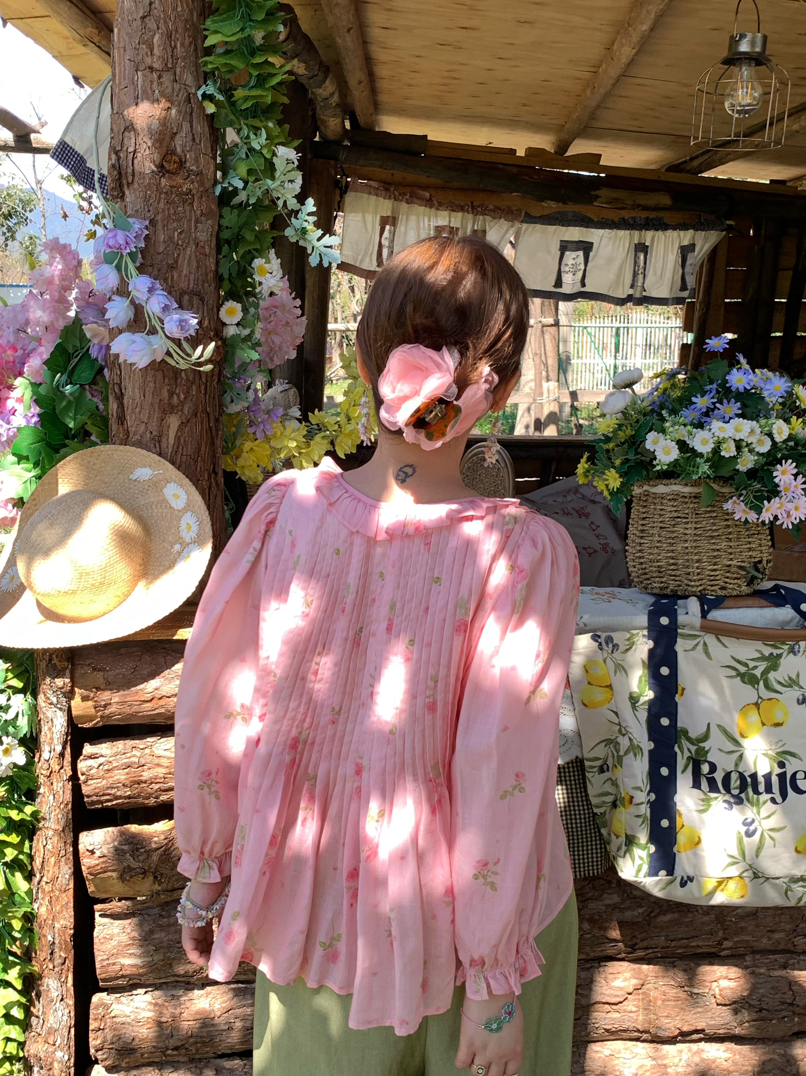 Pink Lily of the Valley Floral Doll Collar Long Sleeve Shirt for Women, Loose Thin Top for Spring and Autumn, Vintage Style
